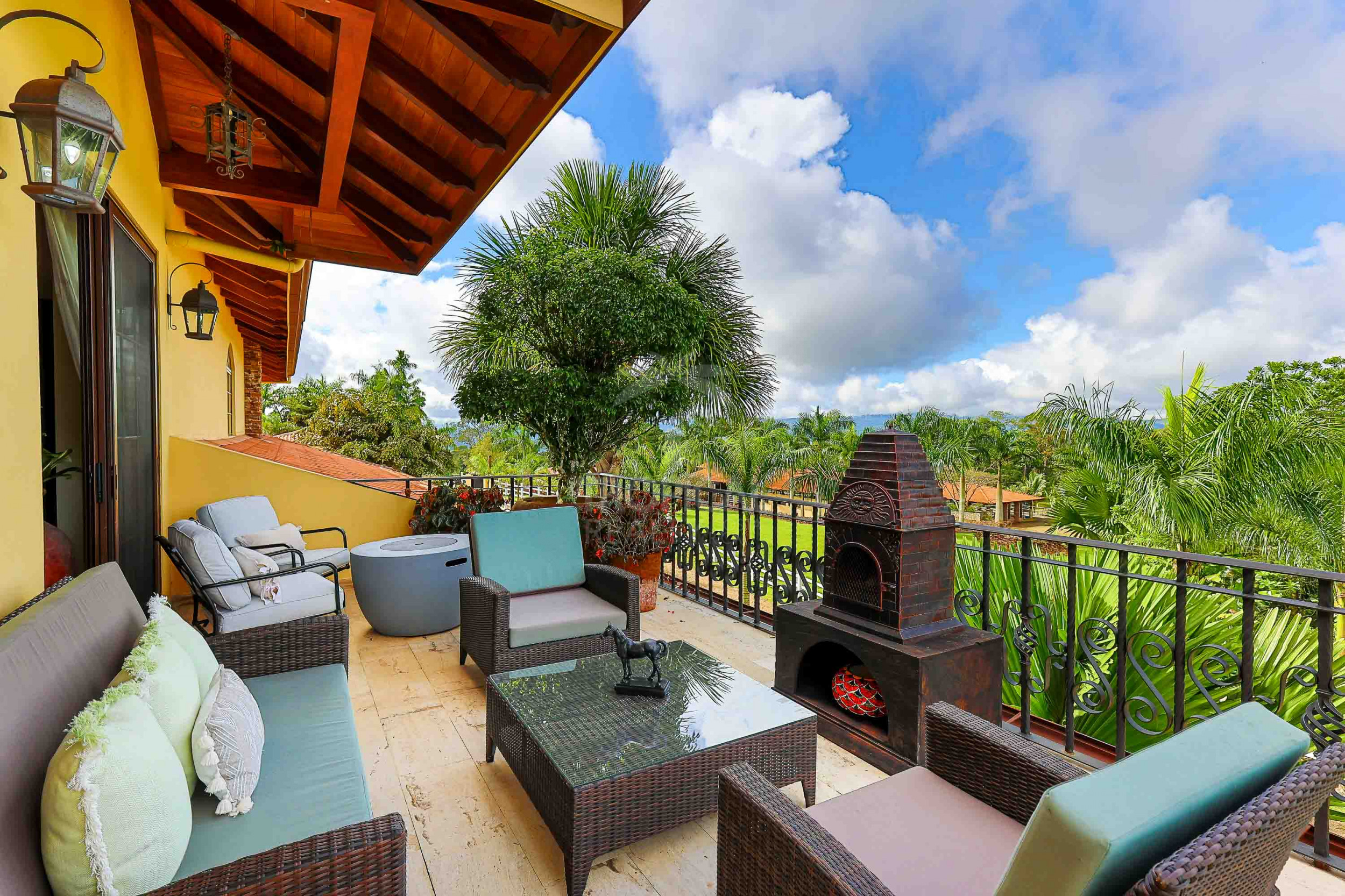 Grand Luxury Estate – Rancho Villa Verde