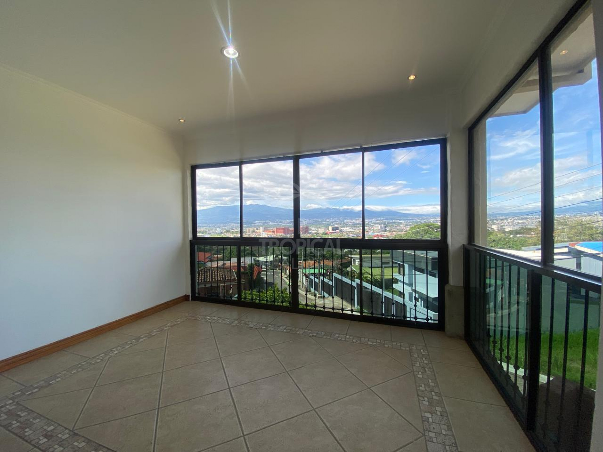 Spacious Semi-Furnished Apartment for Rent and Sale – Alto de las Palomas, Escazú
