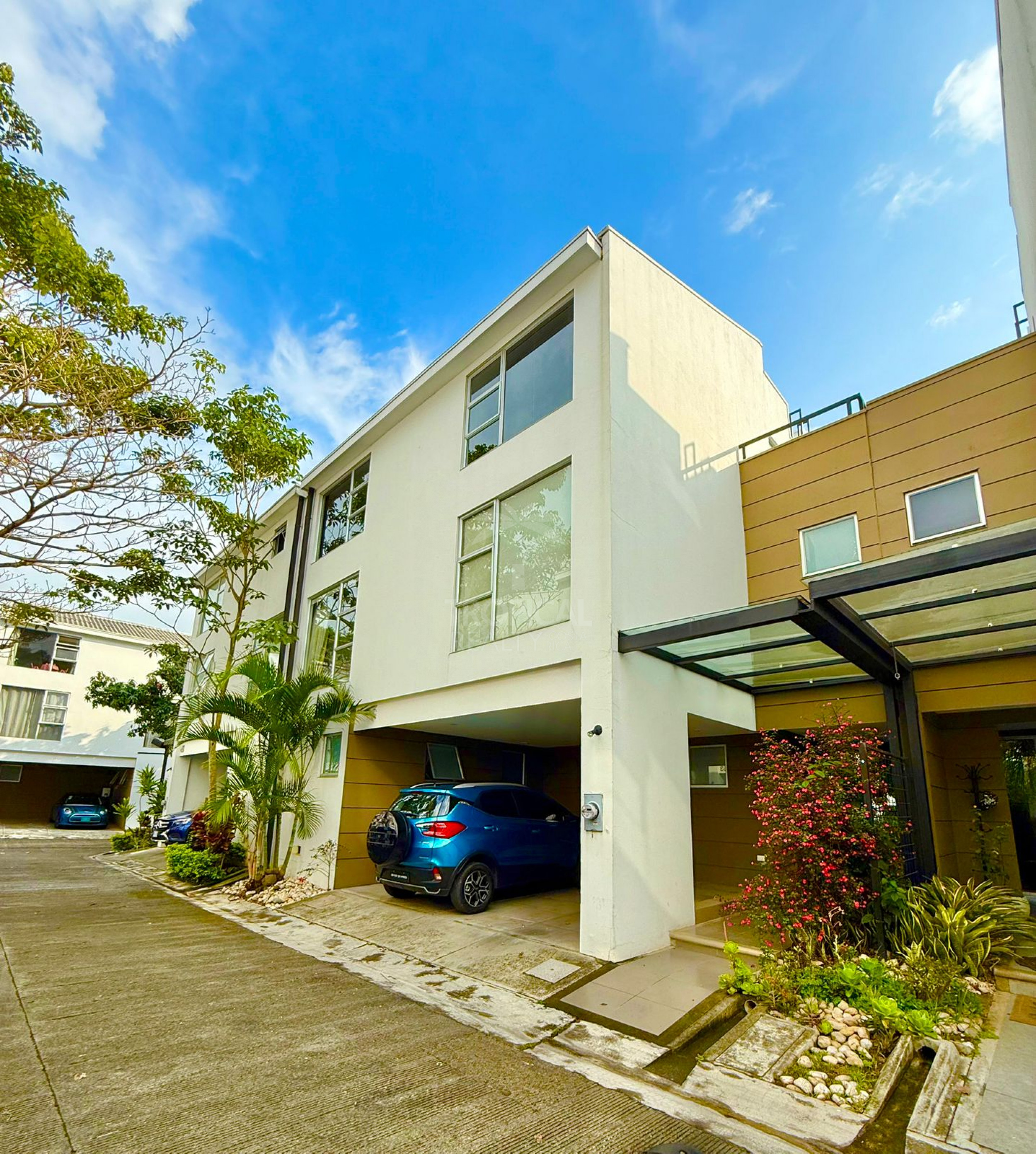 Modern Home in Gated Community with Full Amenities – Pozos, Santa Ana | $395,000