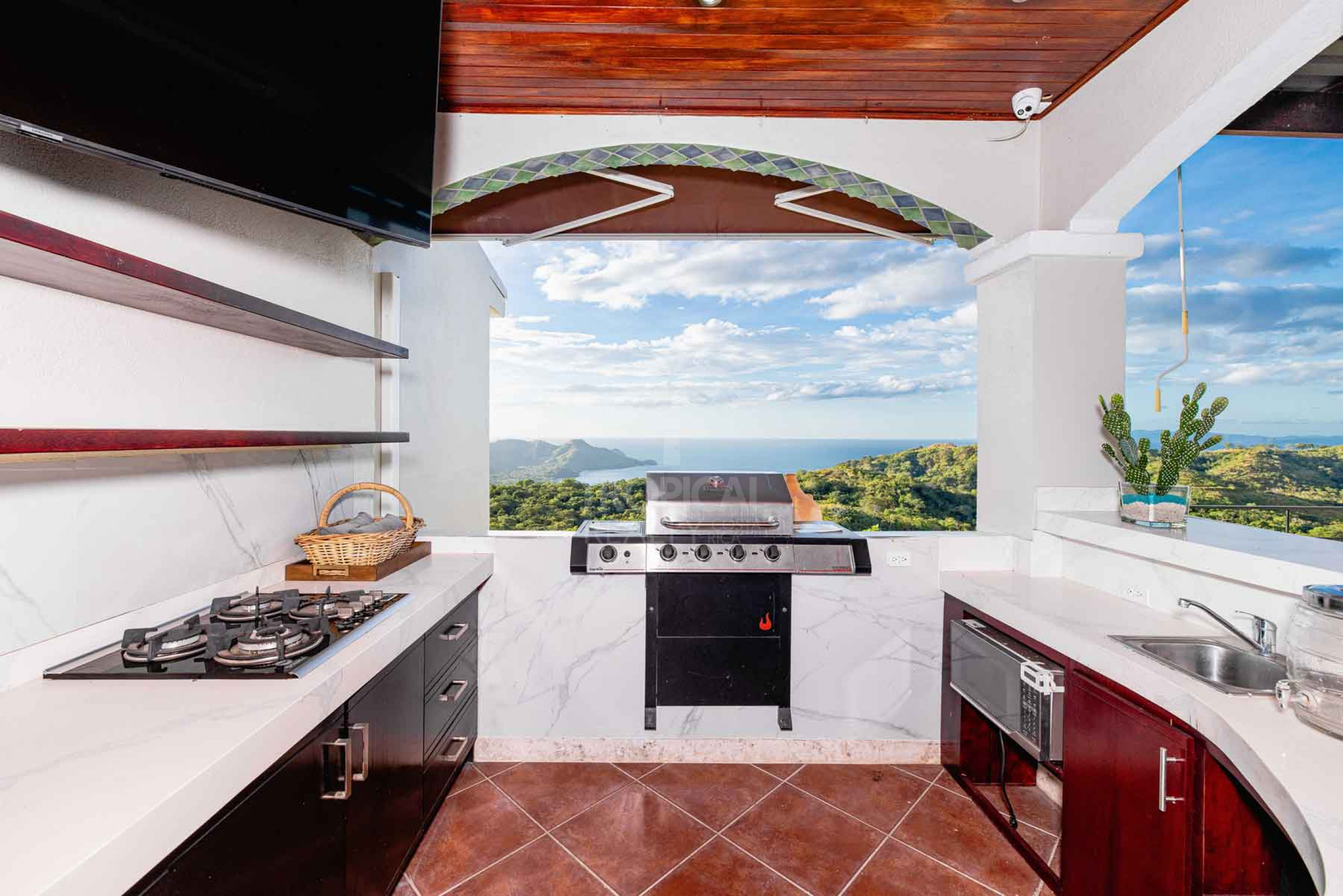 Luxury Villa in Guanacaste with Infinity Pool and Panoramic Ocean & Volcano Views