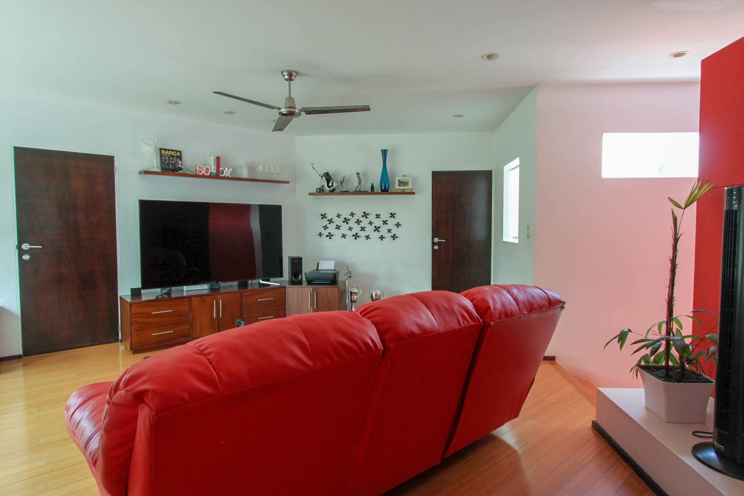 Modern Golf Course Haven: Spectacular Home in Valle del Sol, Santa Ana