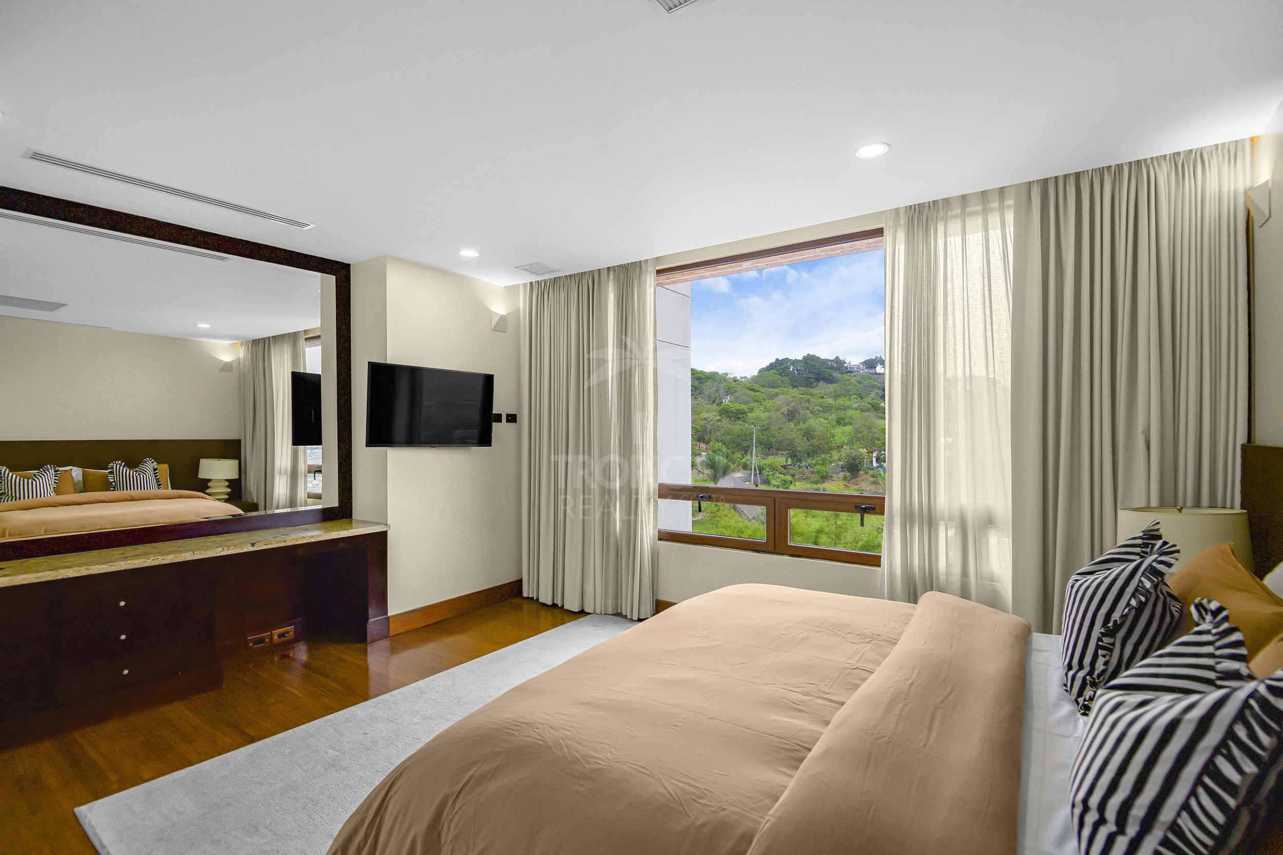 Luxury Apartment for Rent in Monte Plata, Escazú – 370 m² | Furnished | $6,000/Month