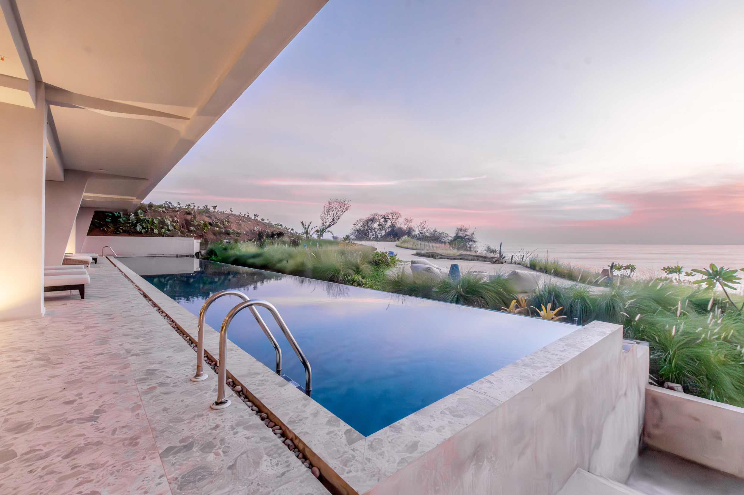 Luxurious Beachfront Apartment for Sale in Herradura, Puntarenas: Nerea Apartments