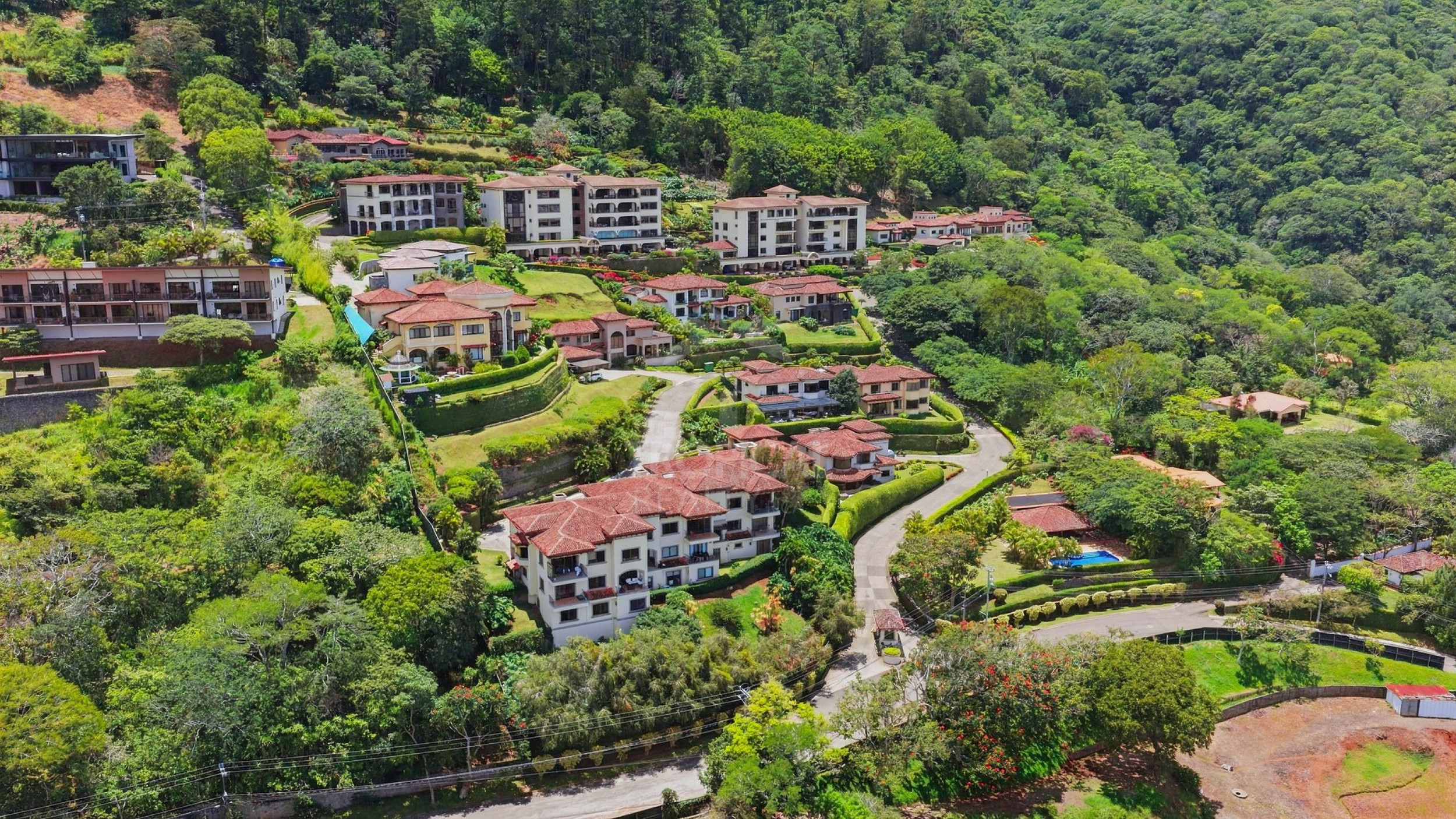 Vivir en las Nubes: Penthouse de 432 m² en Altos de Monasterio