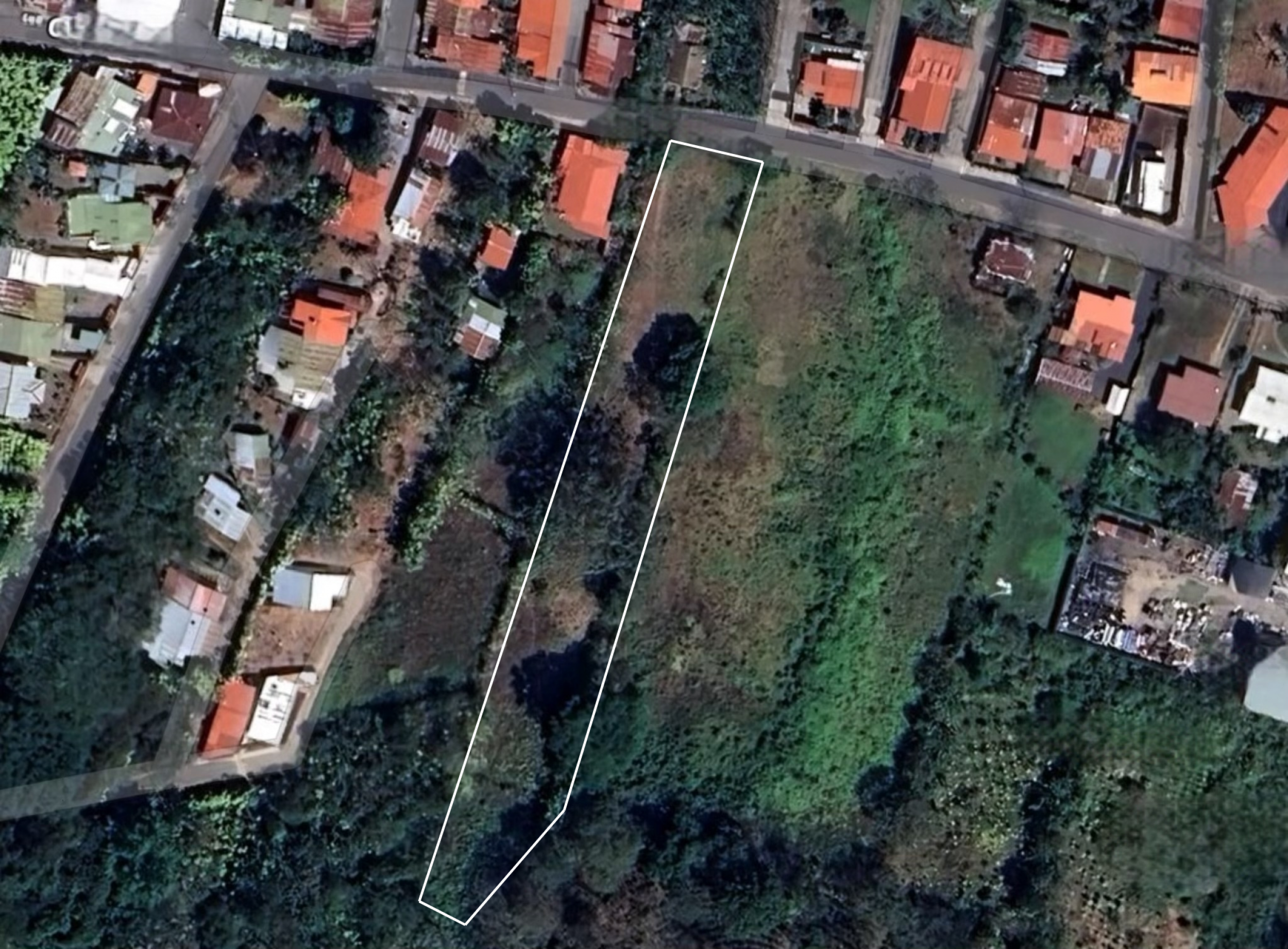 Multi-Use Land in Palmares: Ideal for Investment!