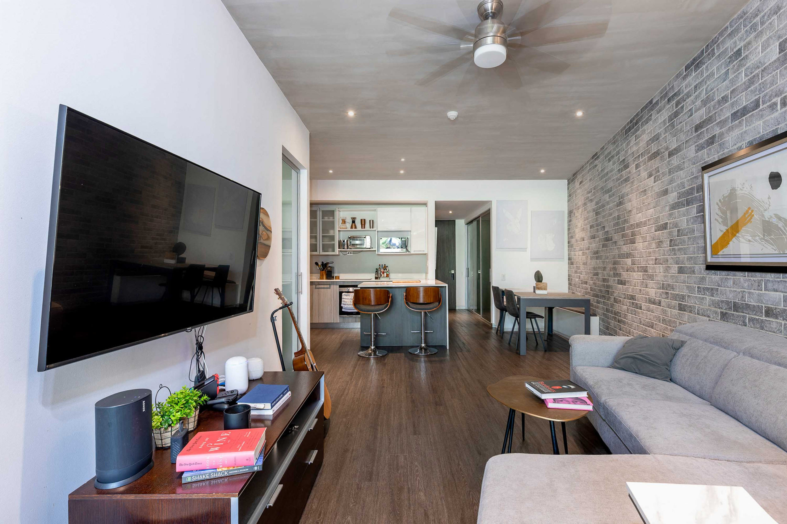 Modern Apartment with Private Garden in Arborea Flats, Santa Ana