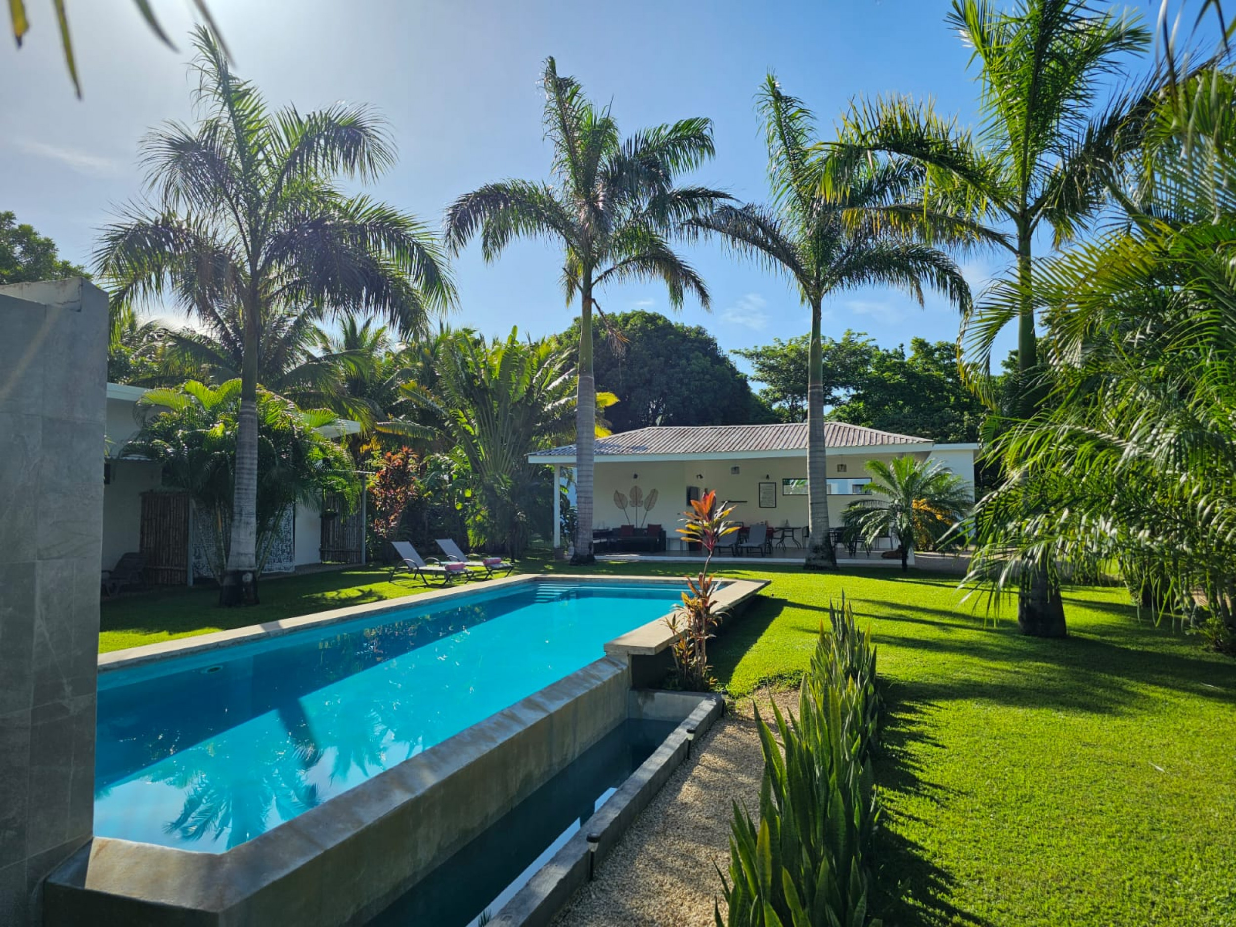 Luxury Bed & Breakfast Estate for Sale Near Playa Tamarindo – Prime Investment Opportunity