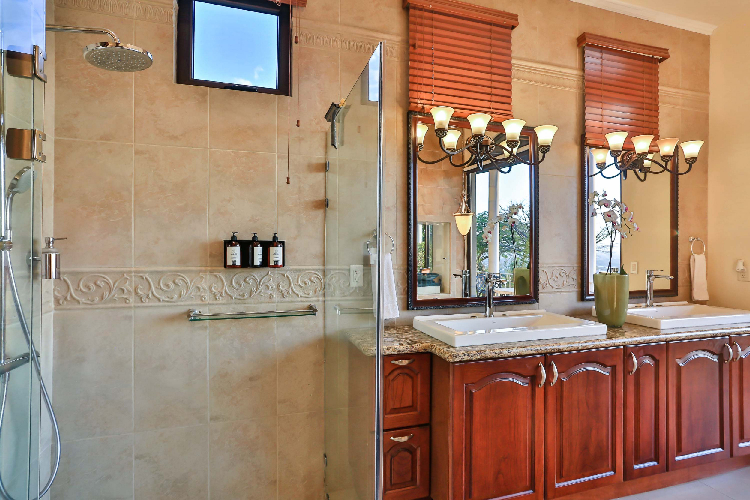 Breathtaking Views & Privacy - The Infinity Estate in Villa Real