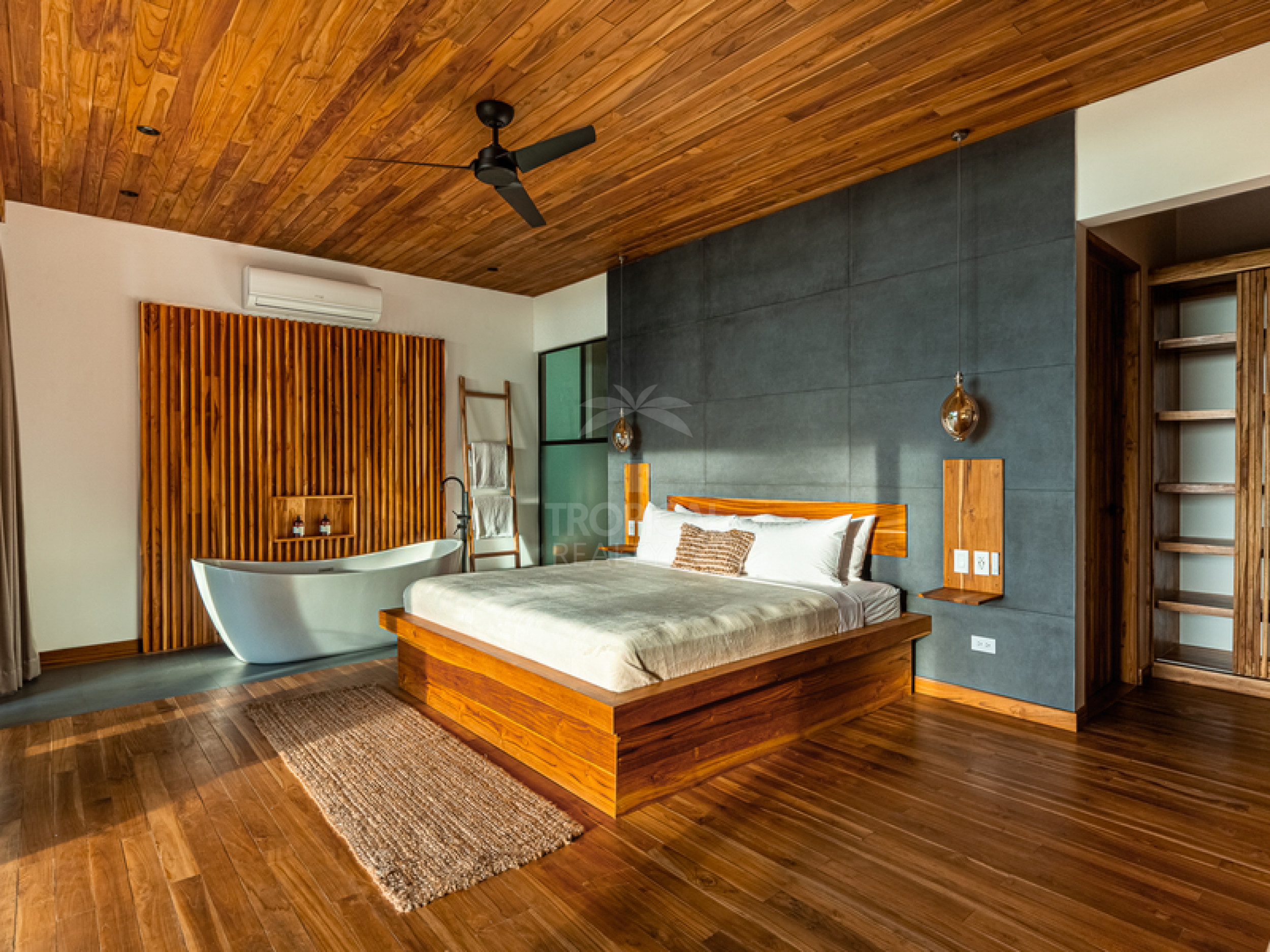 Luxury Ocean View Villa in Santa Teresa – Contemporary Design, Privacy & Tropical Living