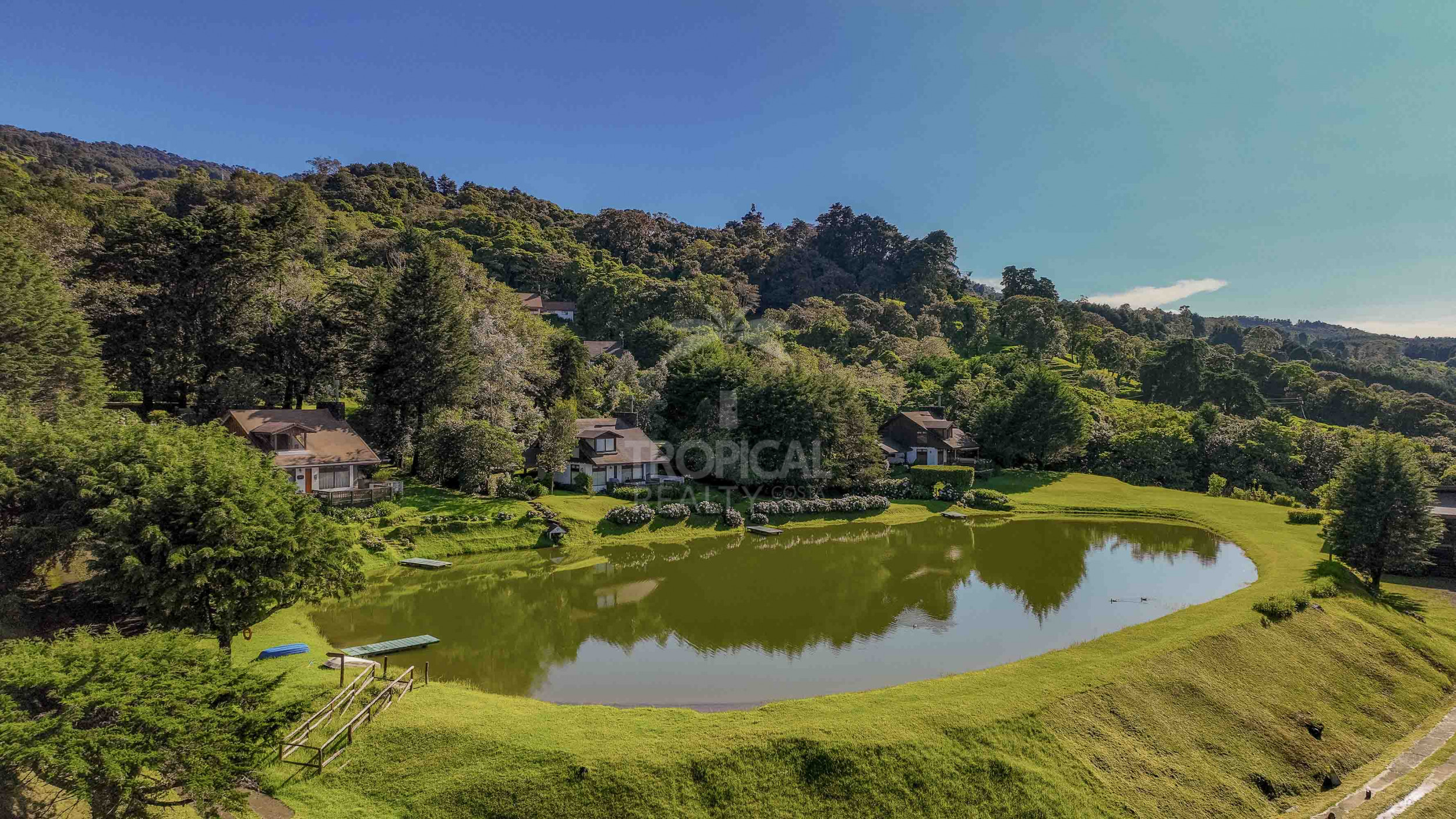 Alpine-Inspired Mountain Retreat in Monte Lagos, Heredia – A Nature Lover’s Paradise