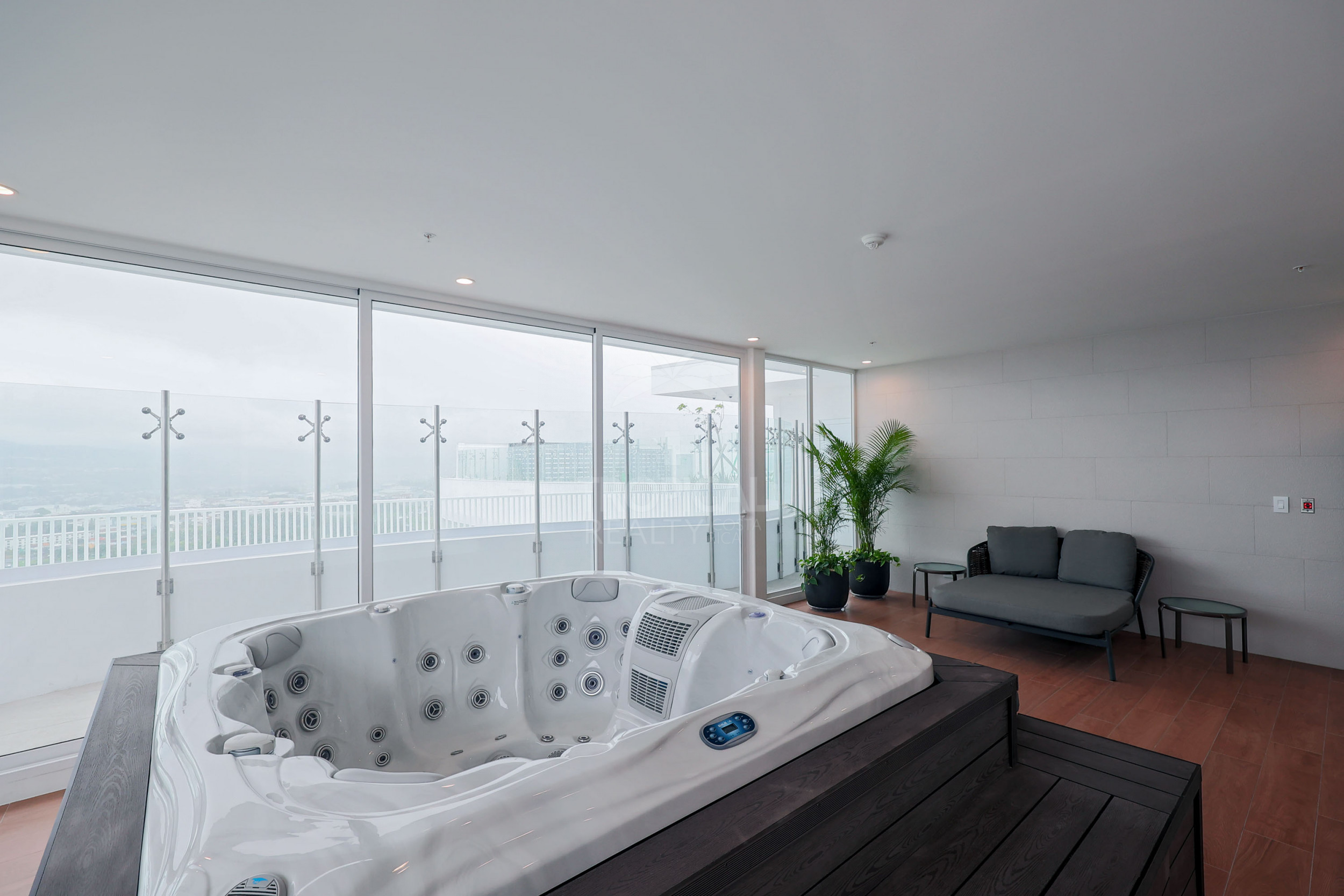 Contemporary City View Apartment – La Sabana, San José