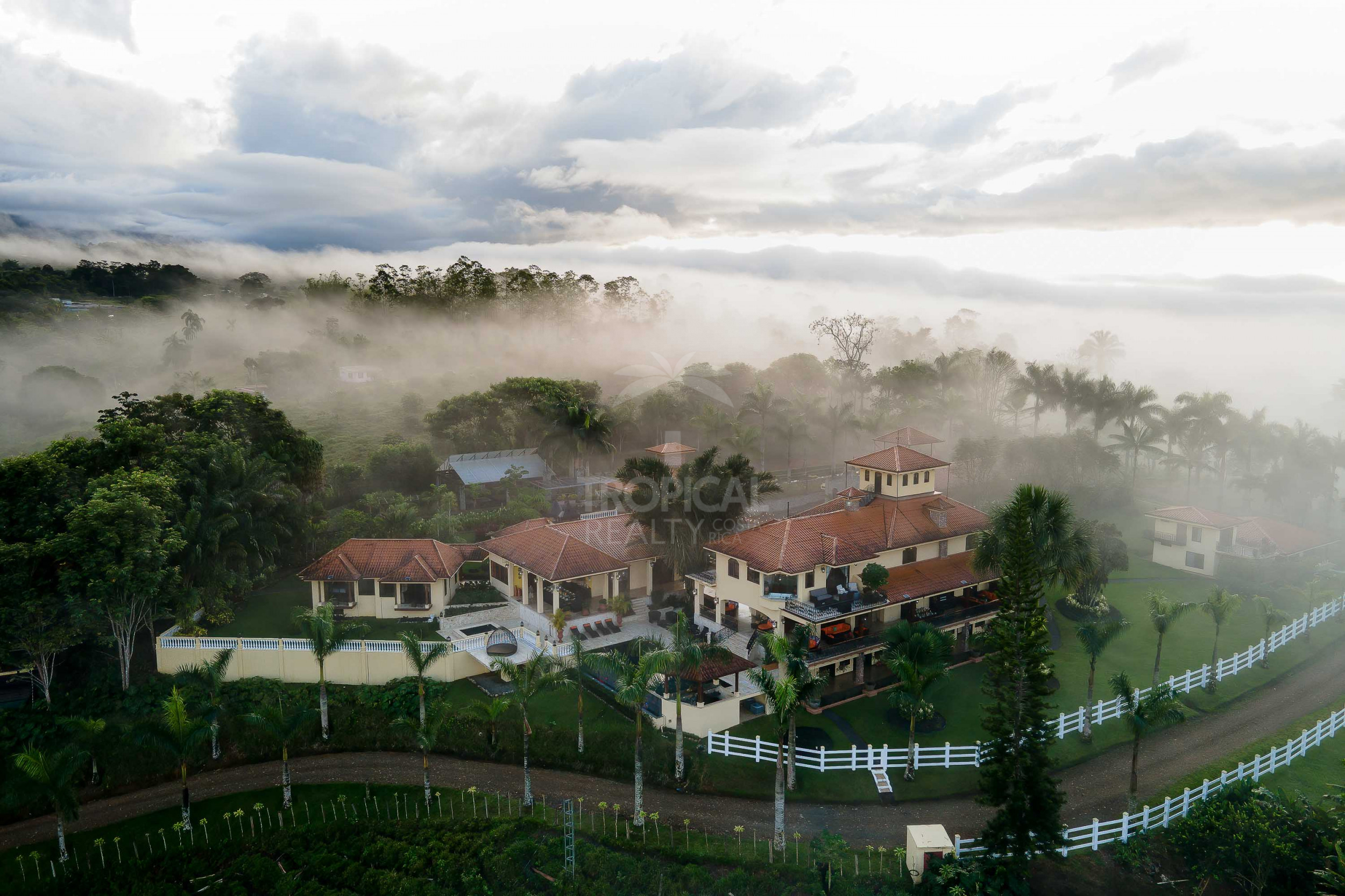 Grand Luxury Estate – Rancho Villa Verde