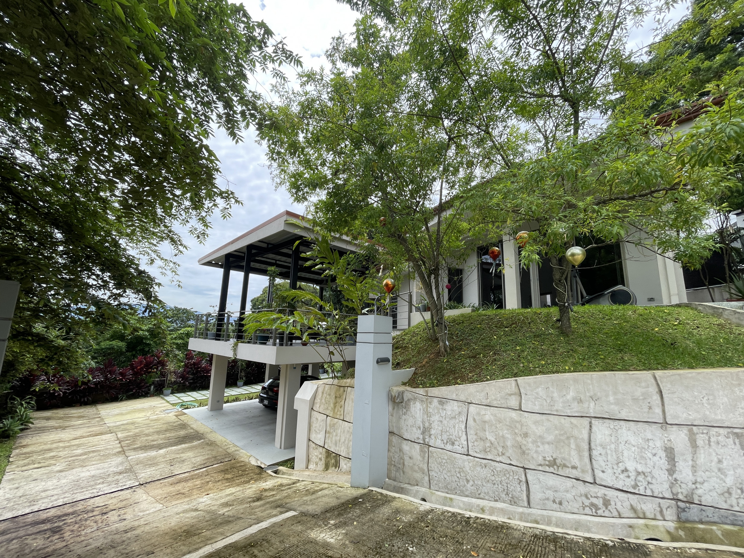 Modern Home for Sale with Views in Brasil de Mora, Ciudad Colón, San José