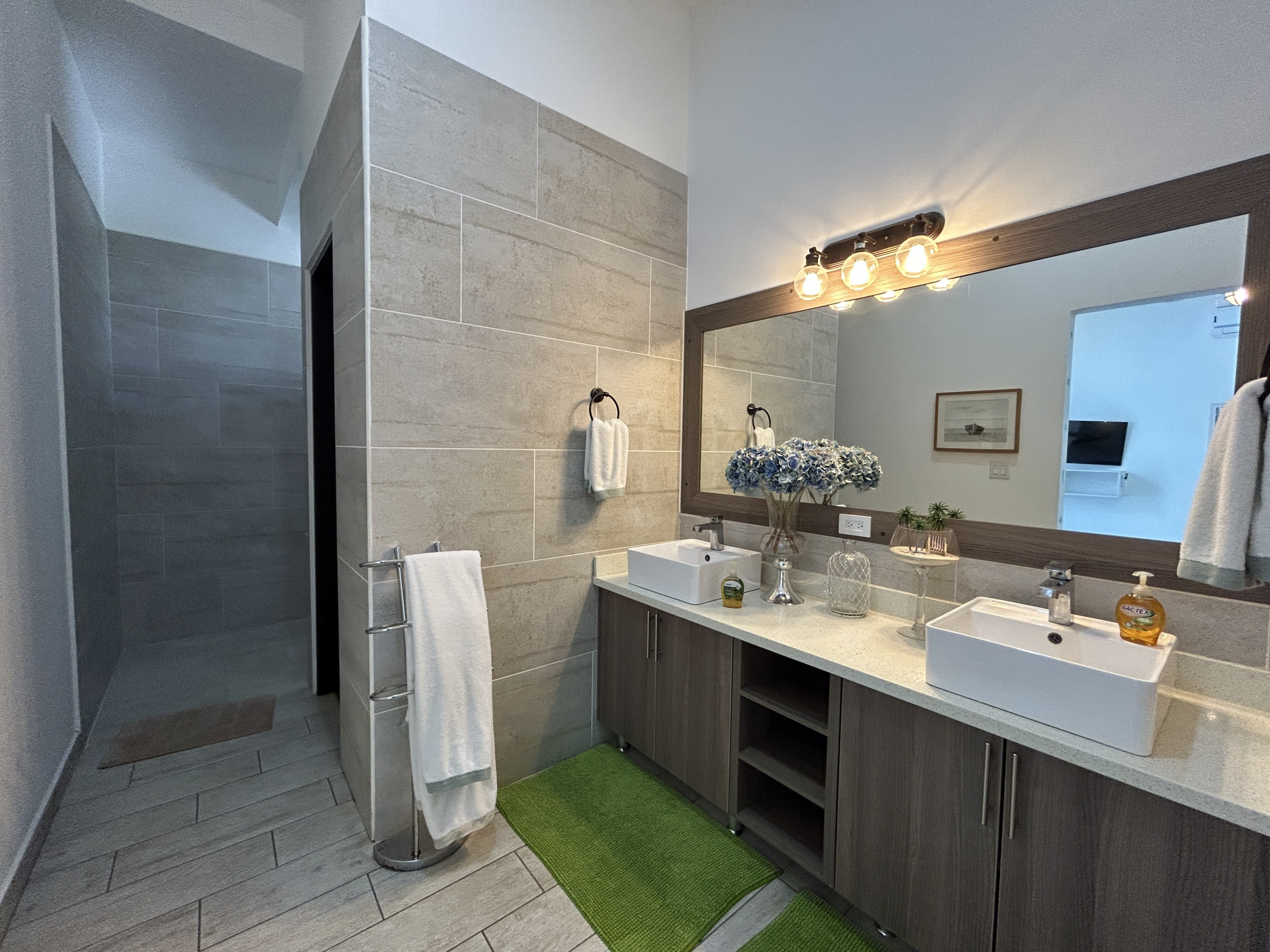 Beach-house for sale in gated community Punta Leona