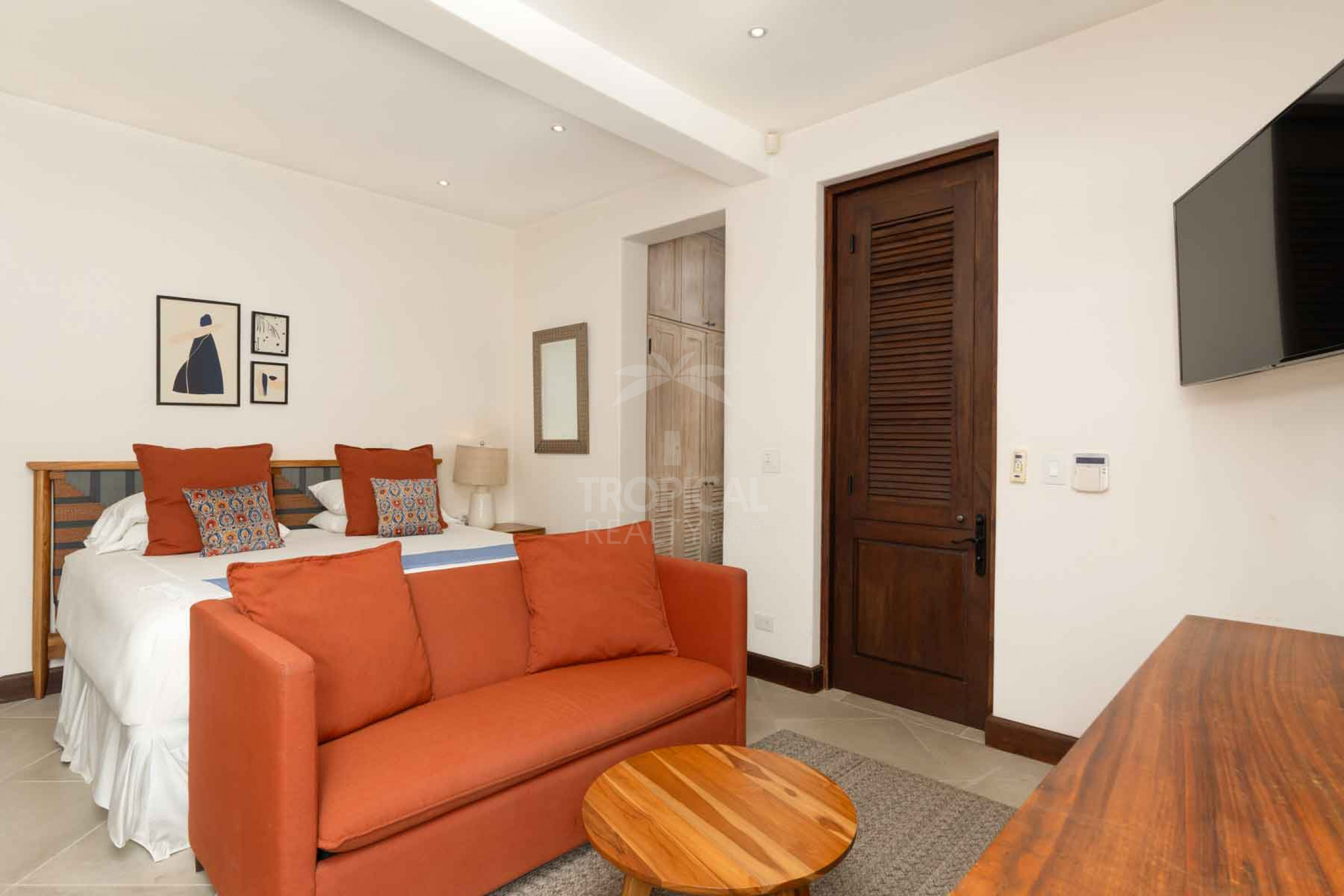 Modern Studio Residence Just Steps from the Beach in Las Catalinas