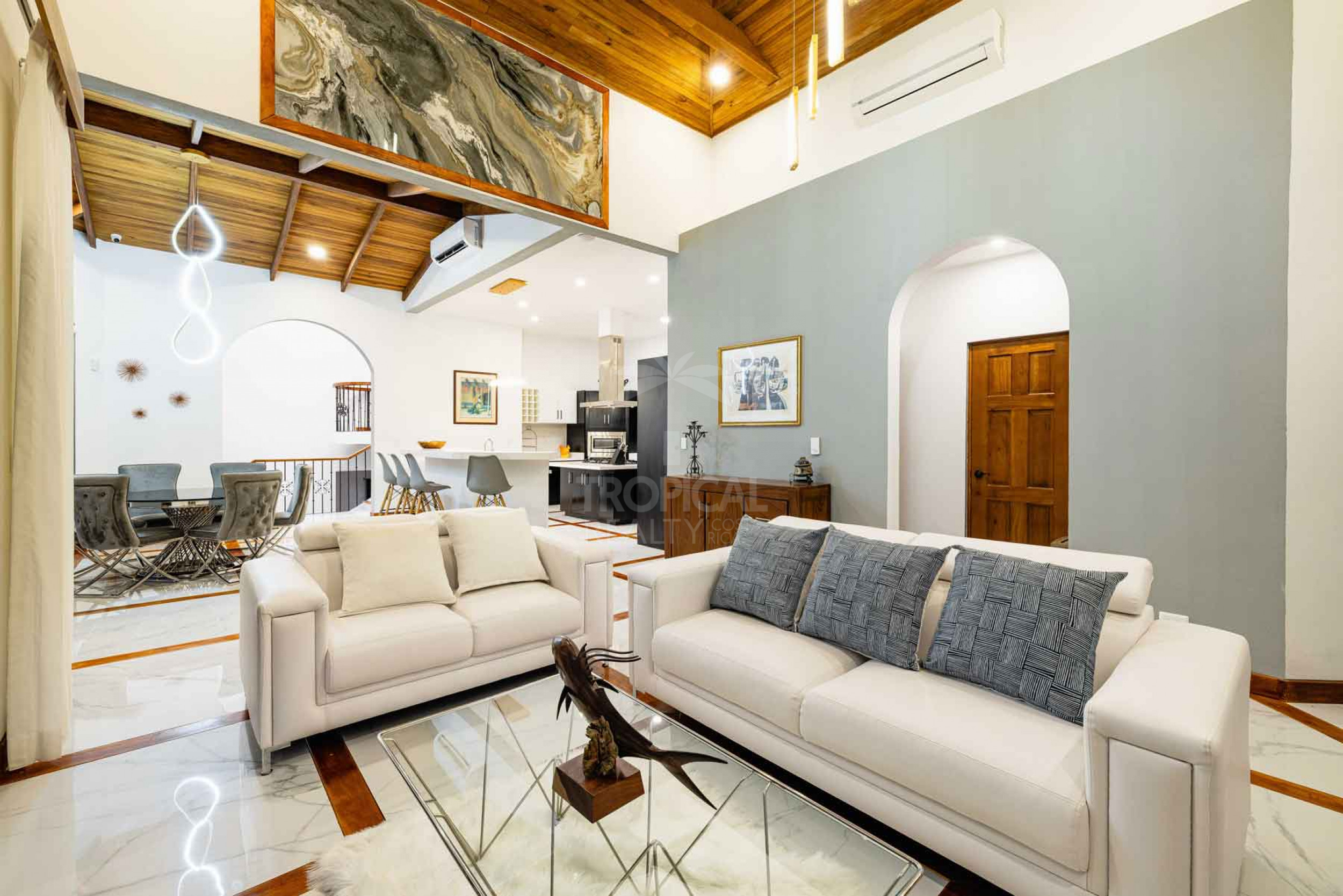 Luxury Villa in Guanacaste with Infinity Pool and Panoramic Ocean & Volcano Views