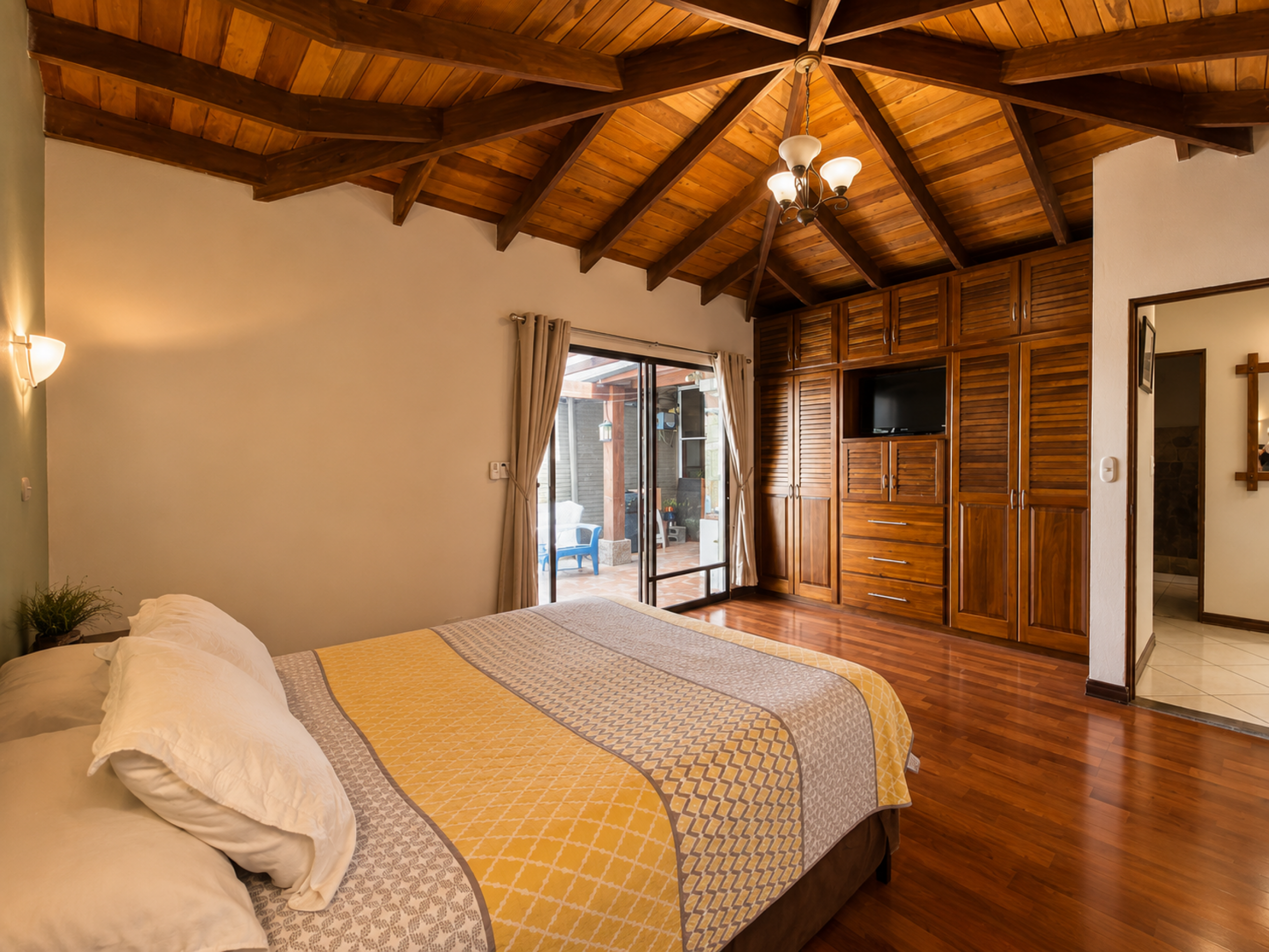 Independent One-Story Home for Sale in La Guácima – Comfort, Privacy & Strategic Location