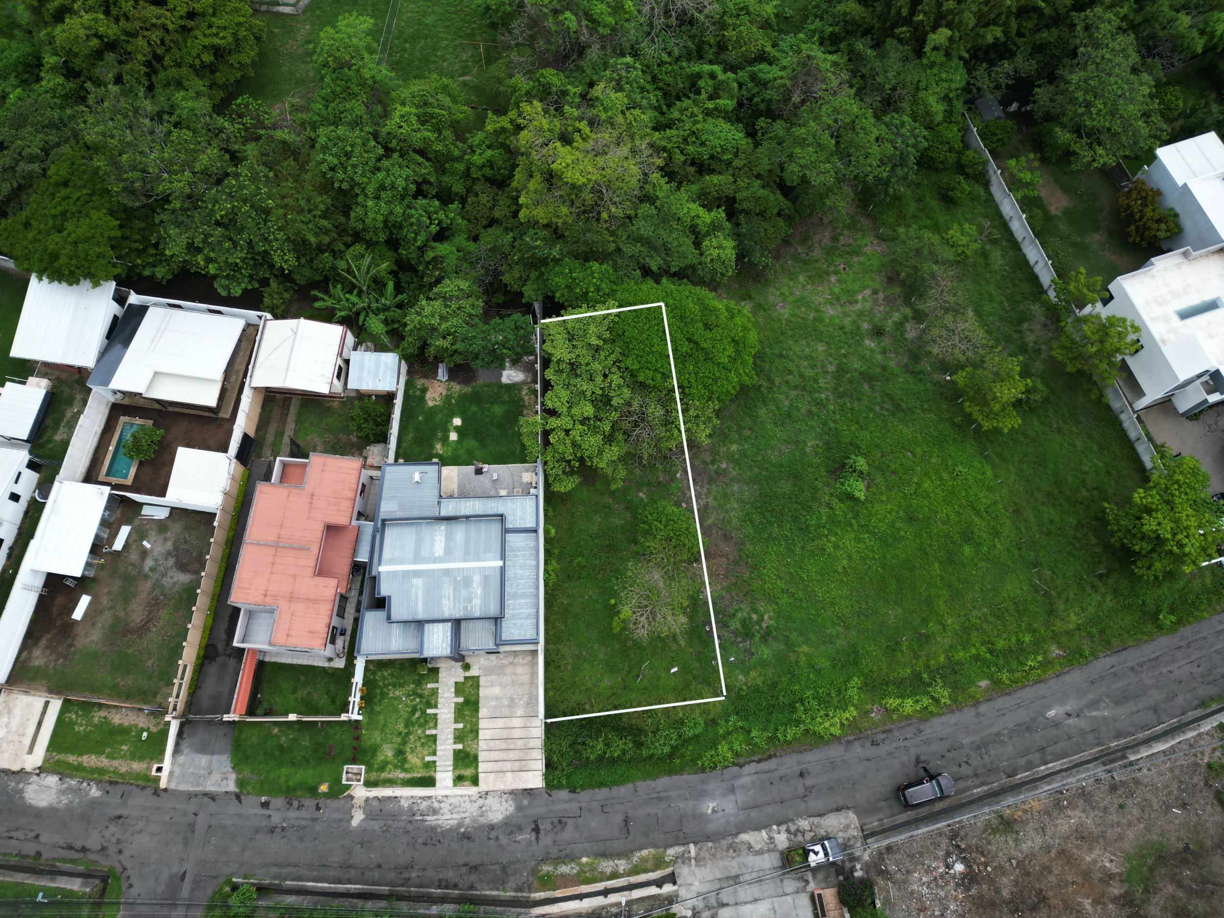 Prime Residential Opportunity: Exclusive 650 m² Land for Sale in Santa Ana
