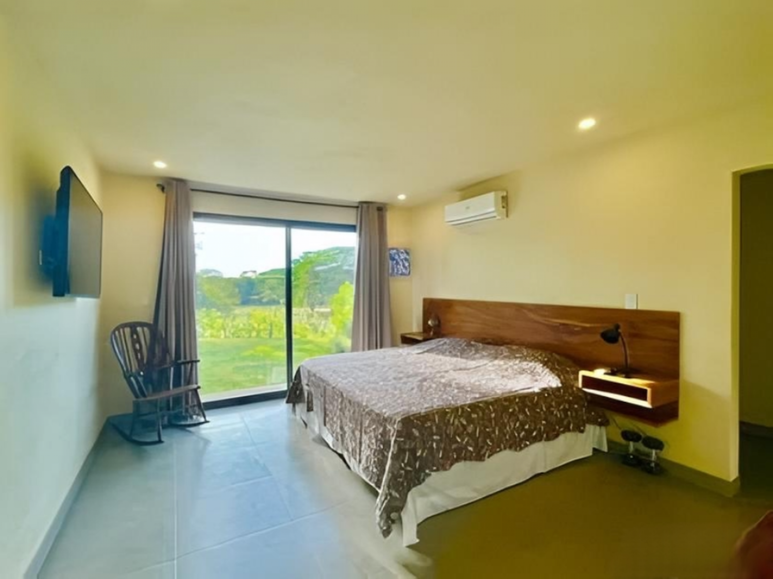Contemporary Home with Infinity Pool in Tamarindo – 4 Bedroom Tropical Retreat on Large Lot