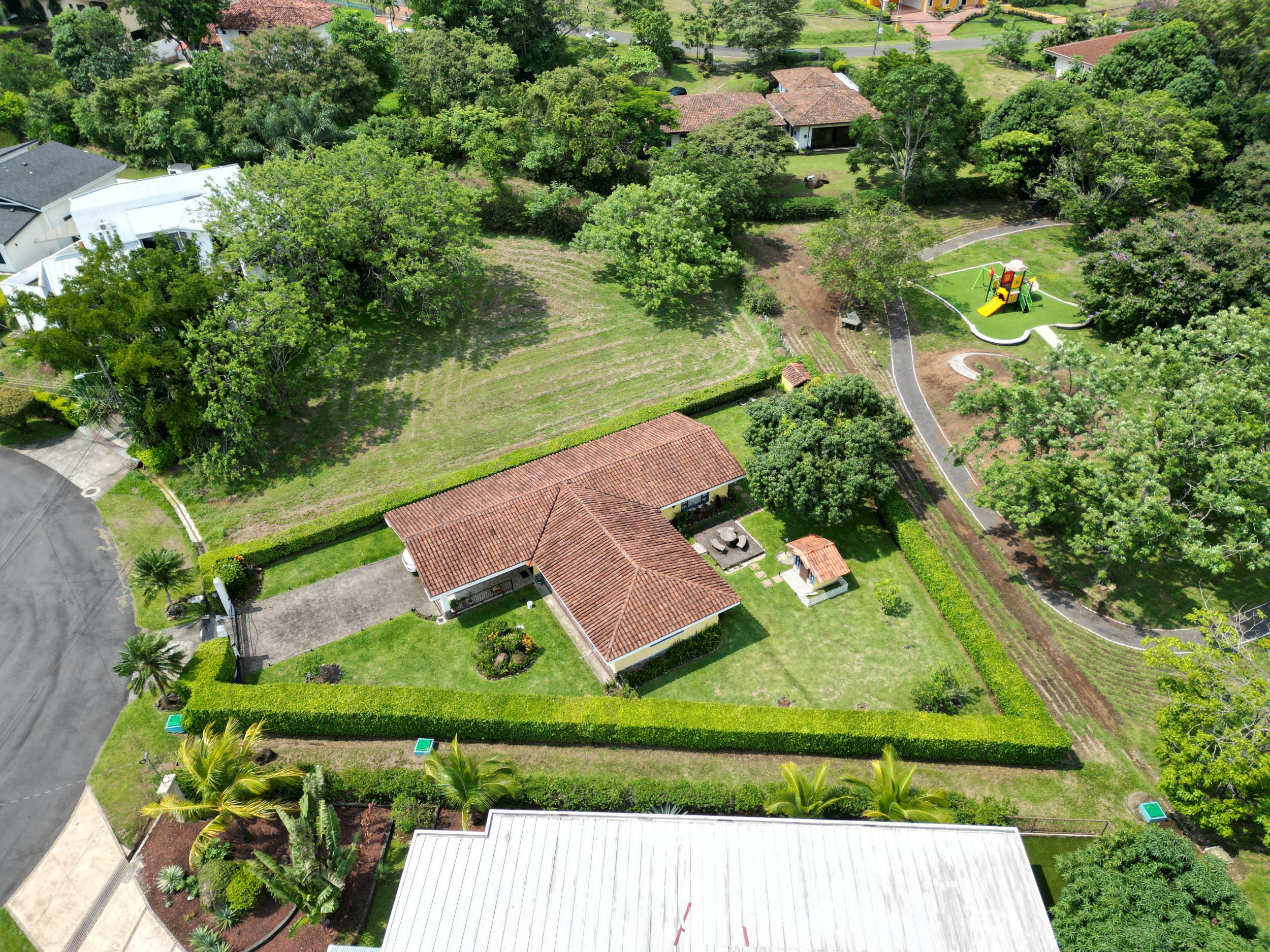 SOLD Charming Single-Story Residence in Los Reyes La Guacima: Your Ideal Home Awaits!