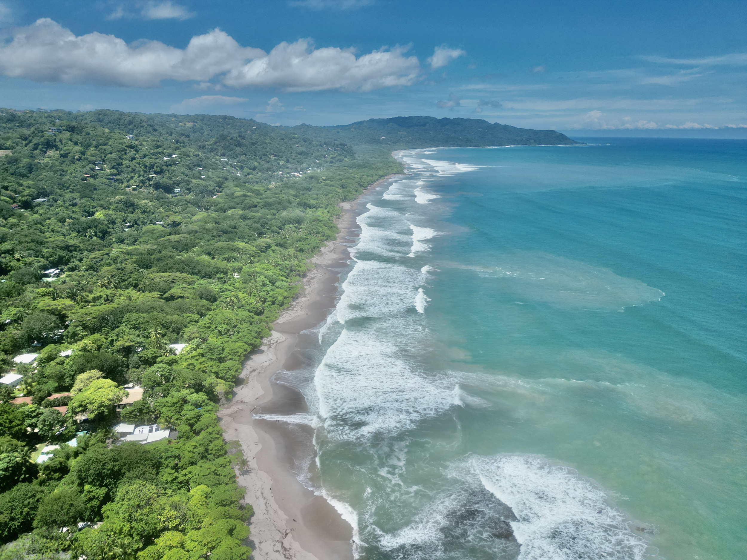 Beachfront house for rent in Santa Teresa