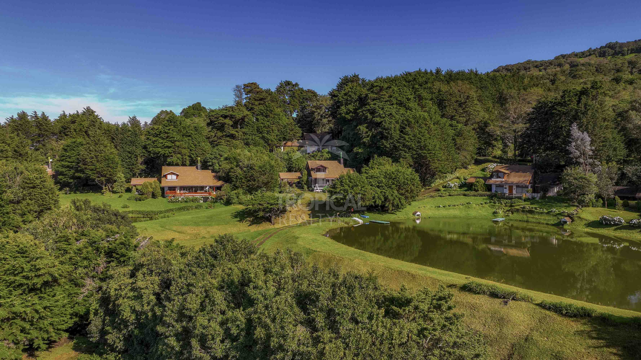 Alpine-Inspired Mountain Retreat in Monte Lagos, Heredia – A Nature Lover’s Paradise