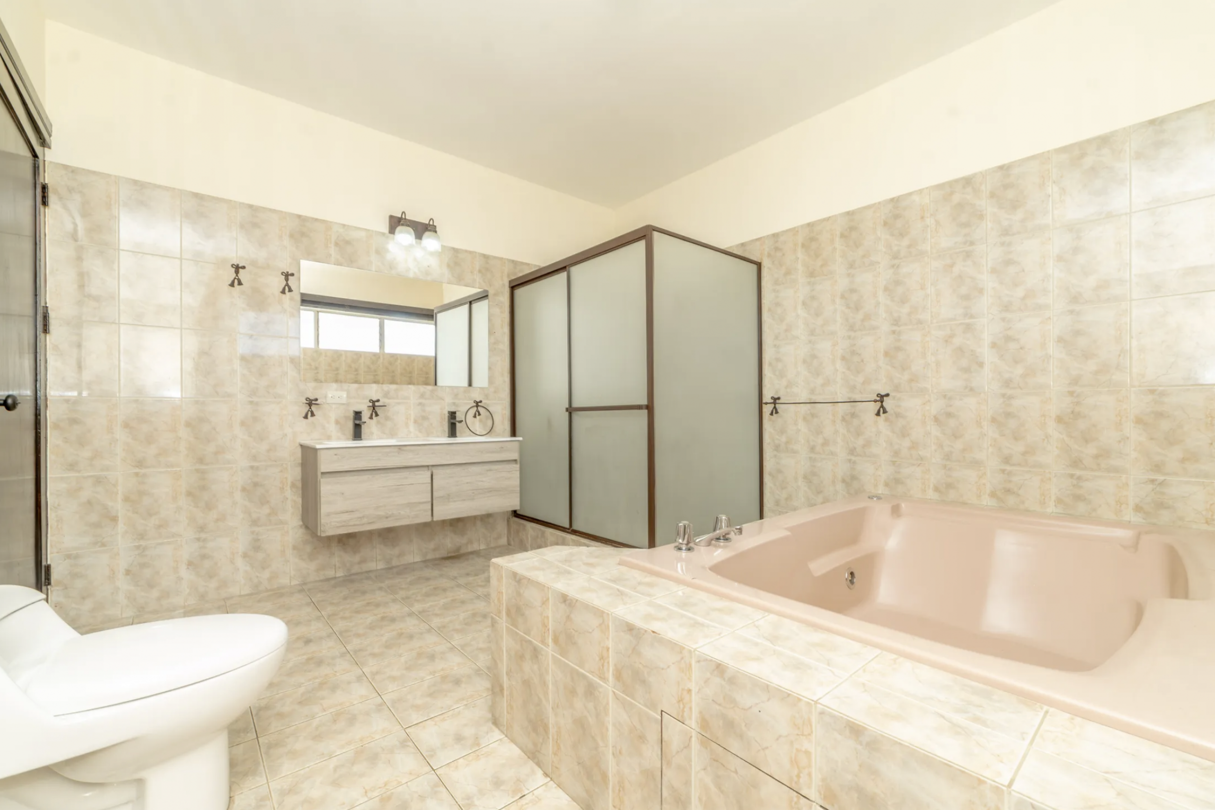 House for sale Ciudad Colon with pool