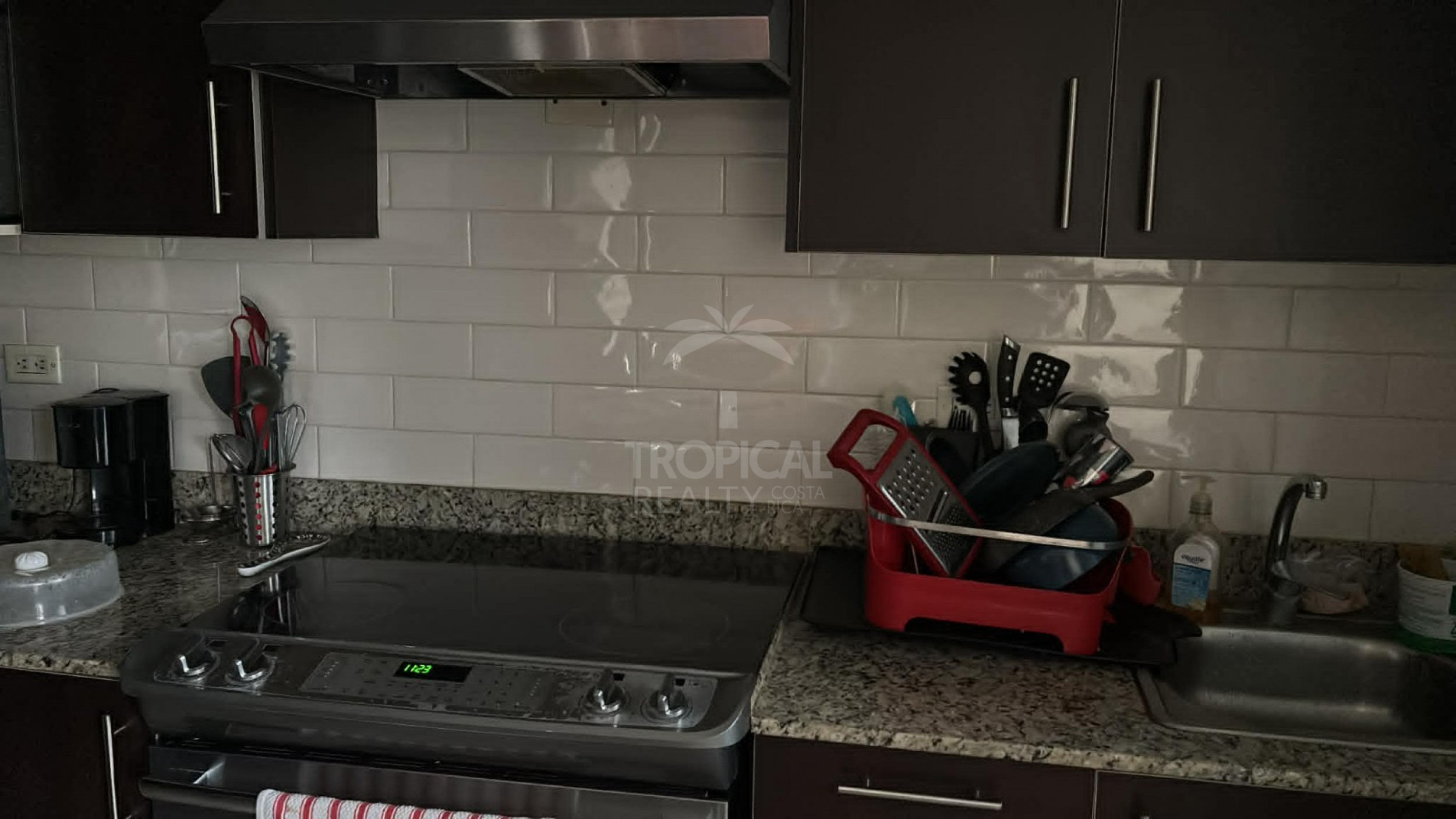 Modern Apartment with Two Balconies for Sale at Torre Parque 160, Concasa