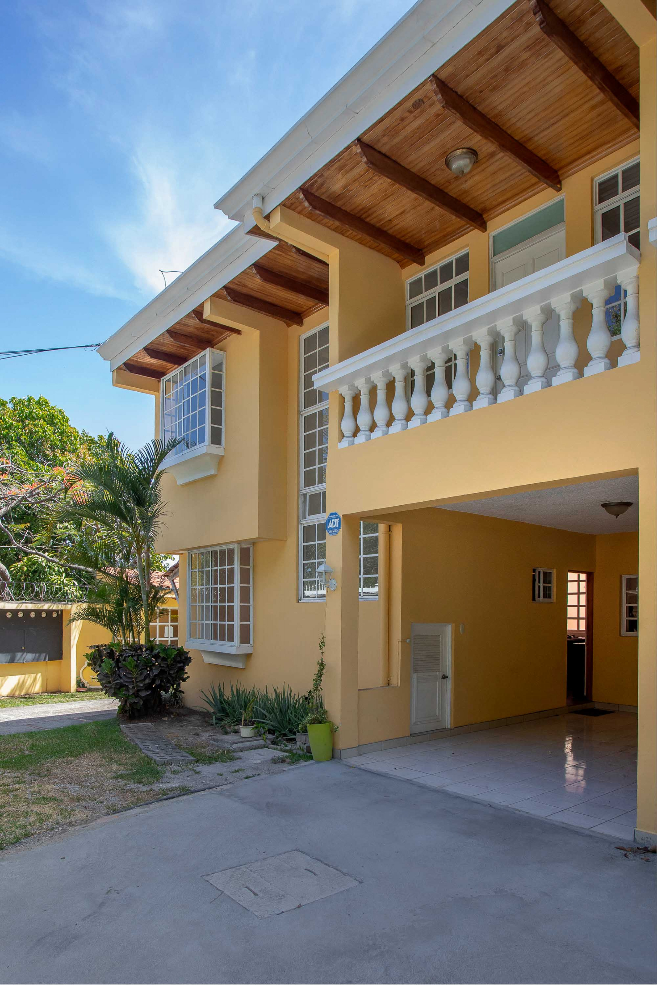 Cozy French Home for Sale in Escazú RENTED