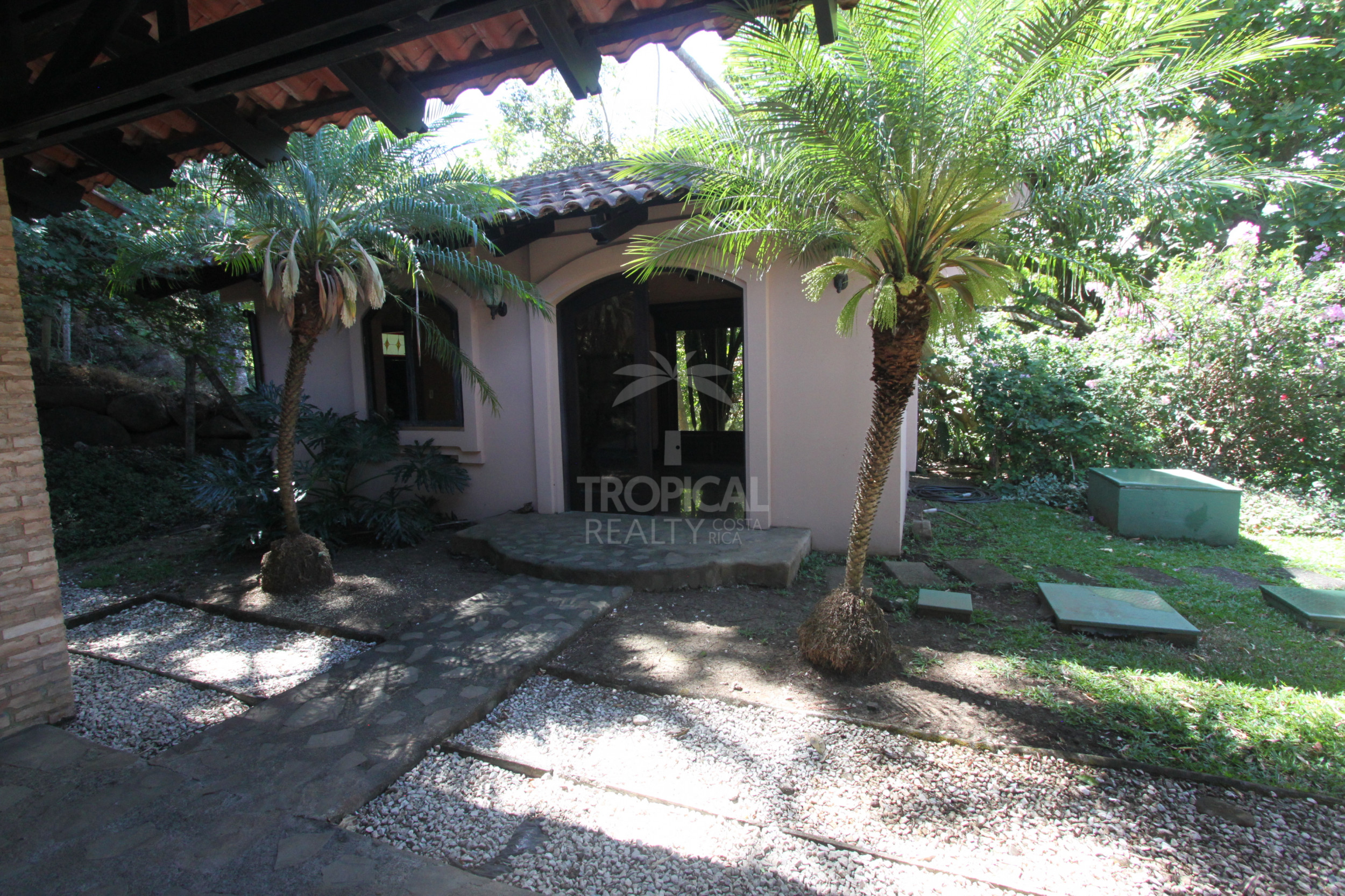 Luxury Home in La Guácima with Private Forest & Panoramic Views