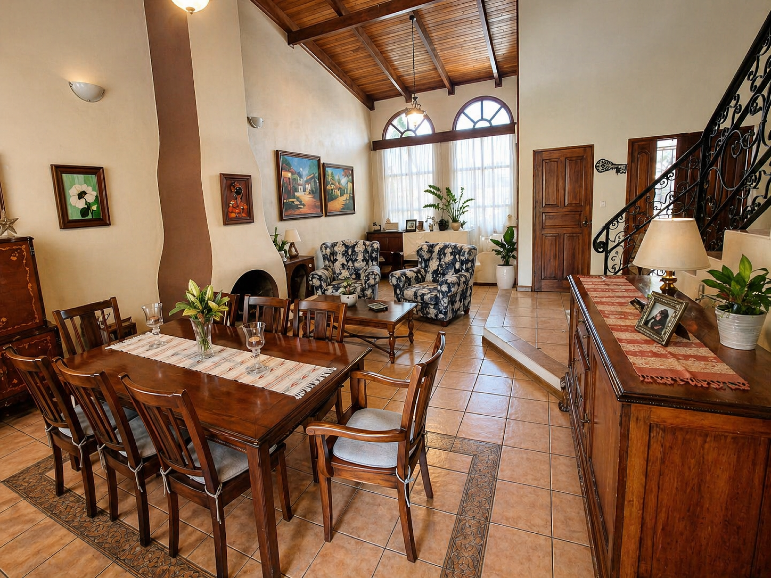 Home for Sale in Curridabat – 3 Levels, Office, TV Room & Spacious Layout