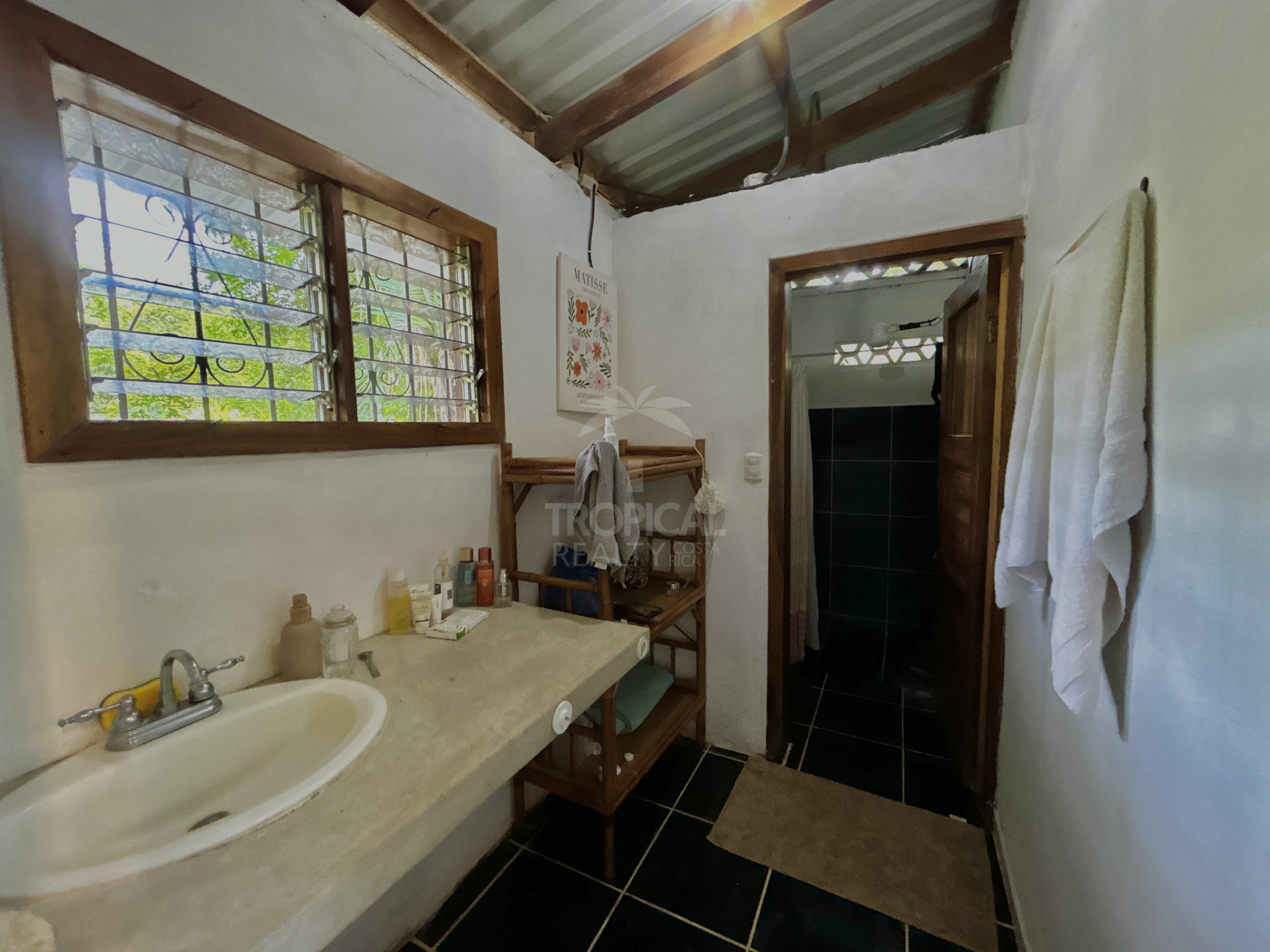 Long-Term Rental Home in Malpaís – Walking Distance to the Beach & 8 Minutes from Santa Teresa