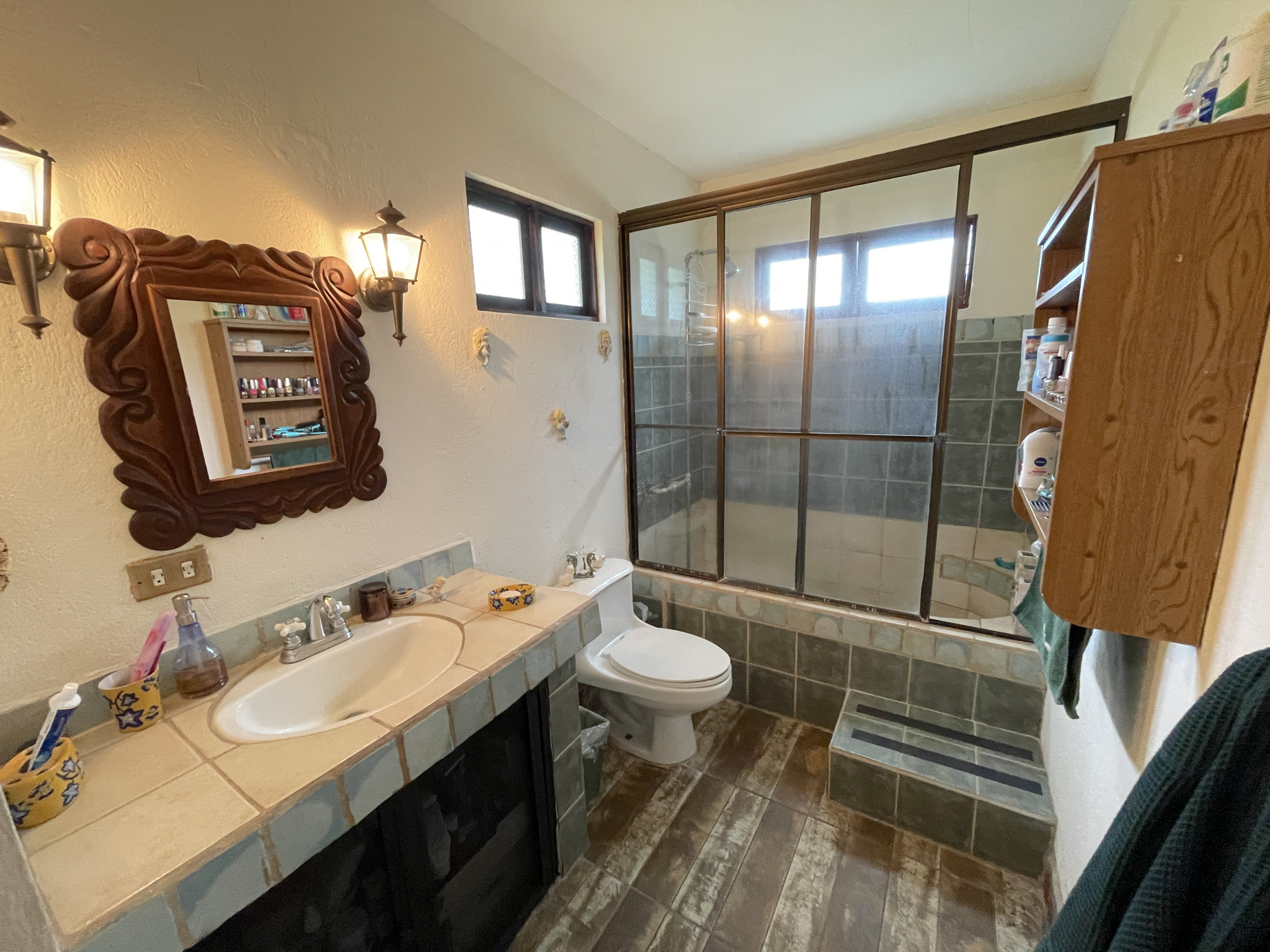 SOLD Charming Single-Story Residence in Los Reyes La Guacima: Your Ideal Home Awaits!