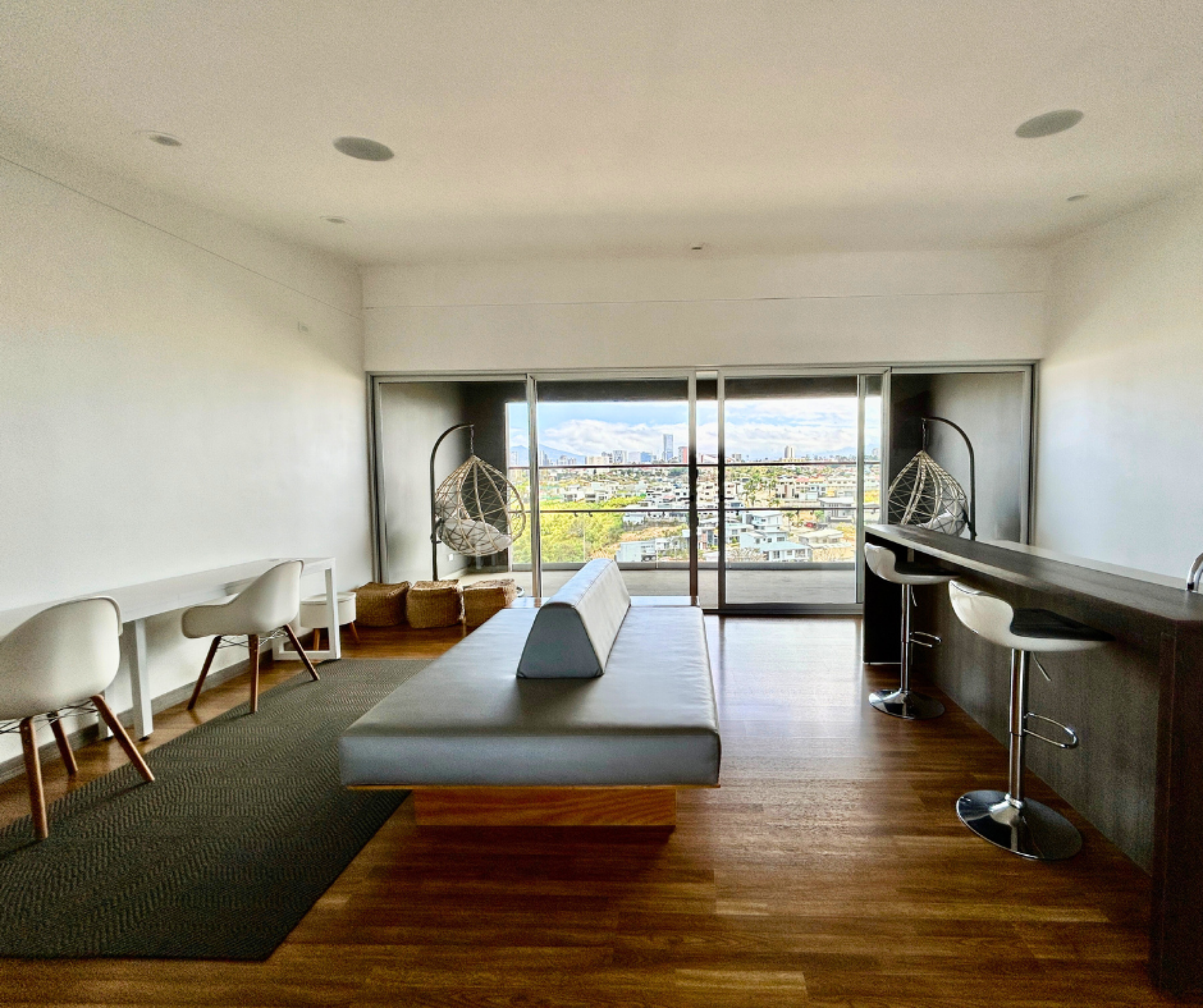 For Sale: 1-Bedroom Apartment in Escazú with Mountain Views and Exceptional Amenities