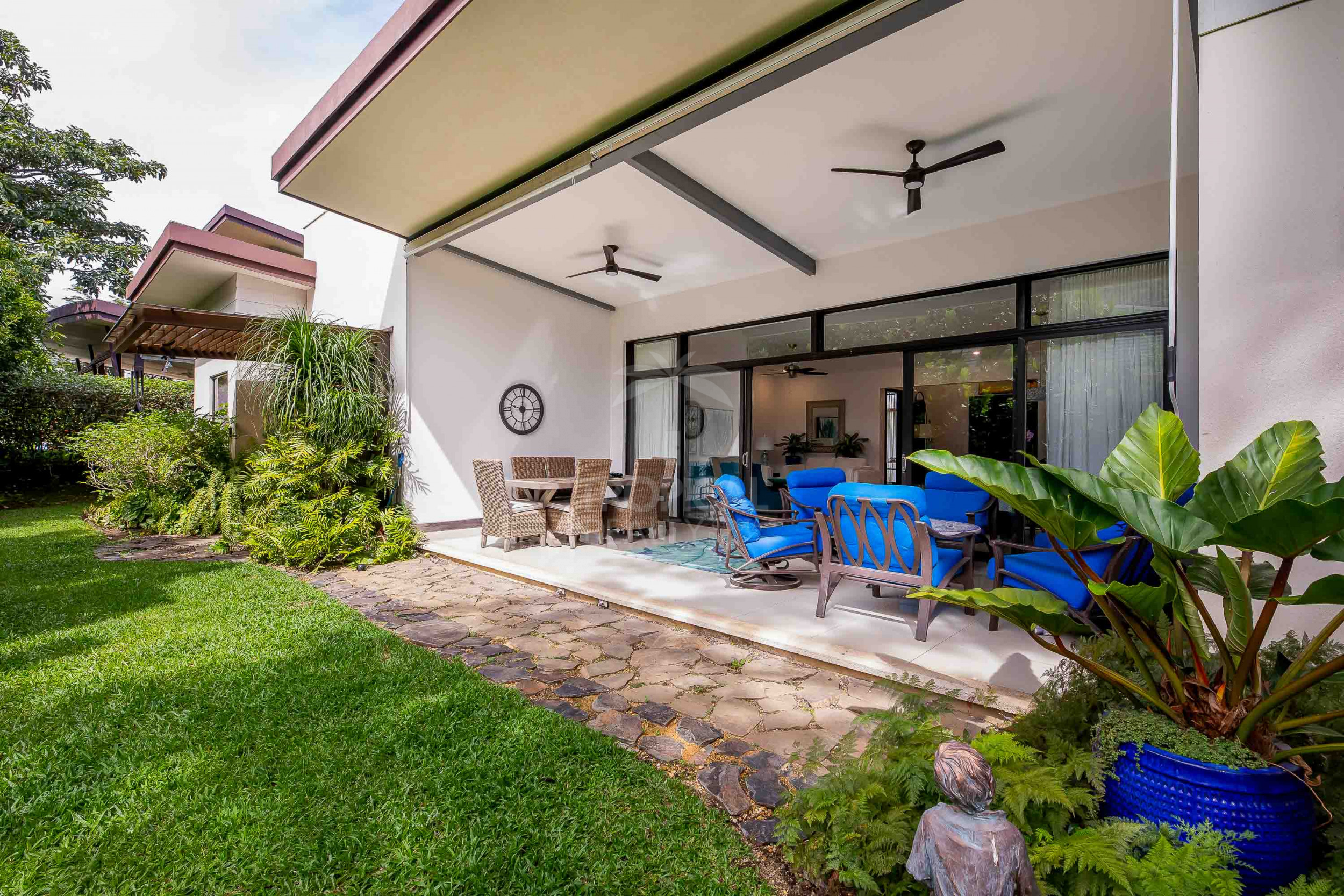 Casa Bougainvillea – Single-Story Luxury Home in Santa Ana with Expansive Private Garden