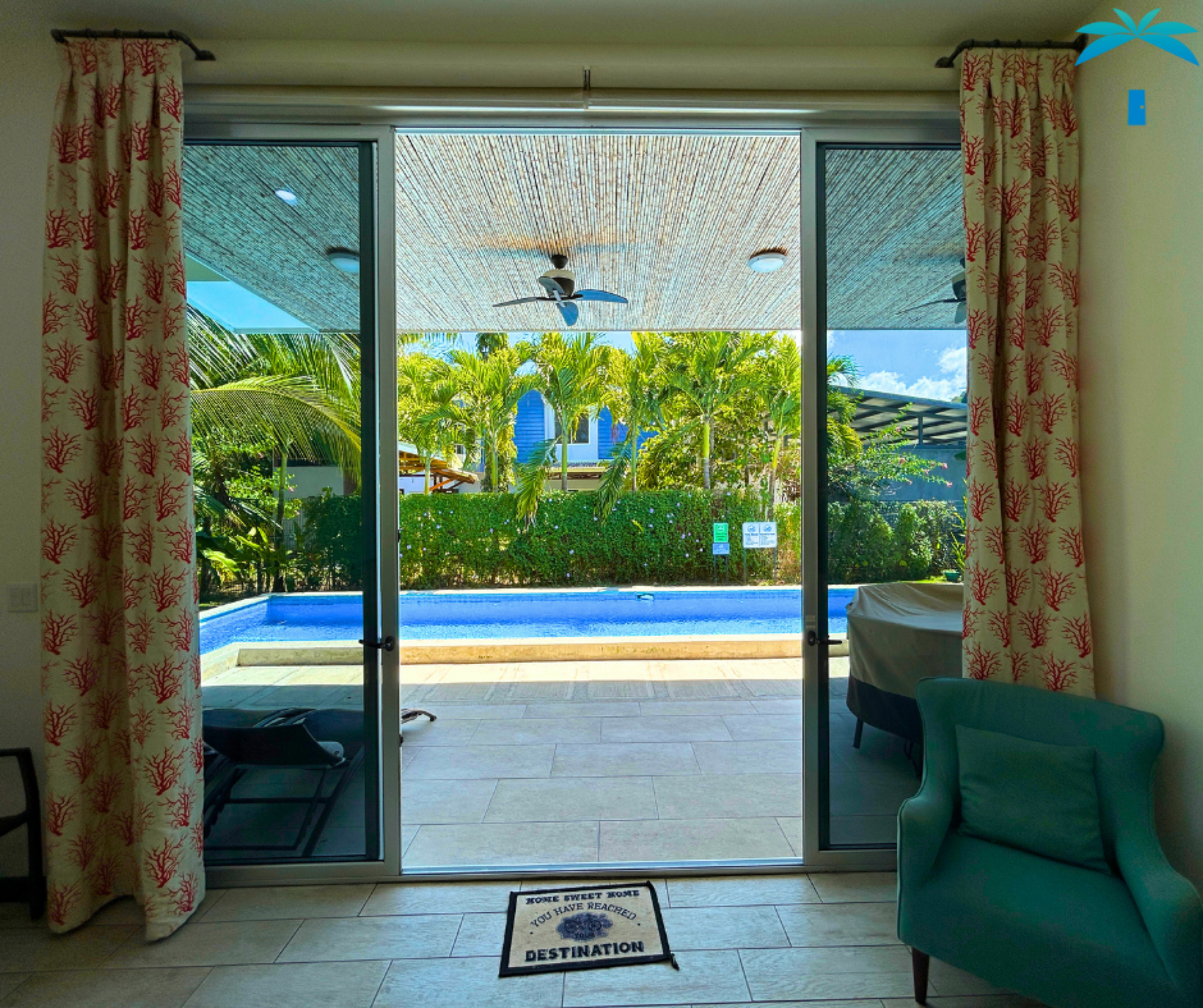 Beach-house for sale in gated community Punta Leona