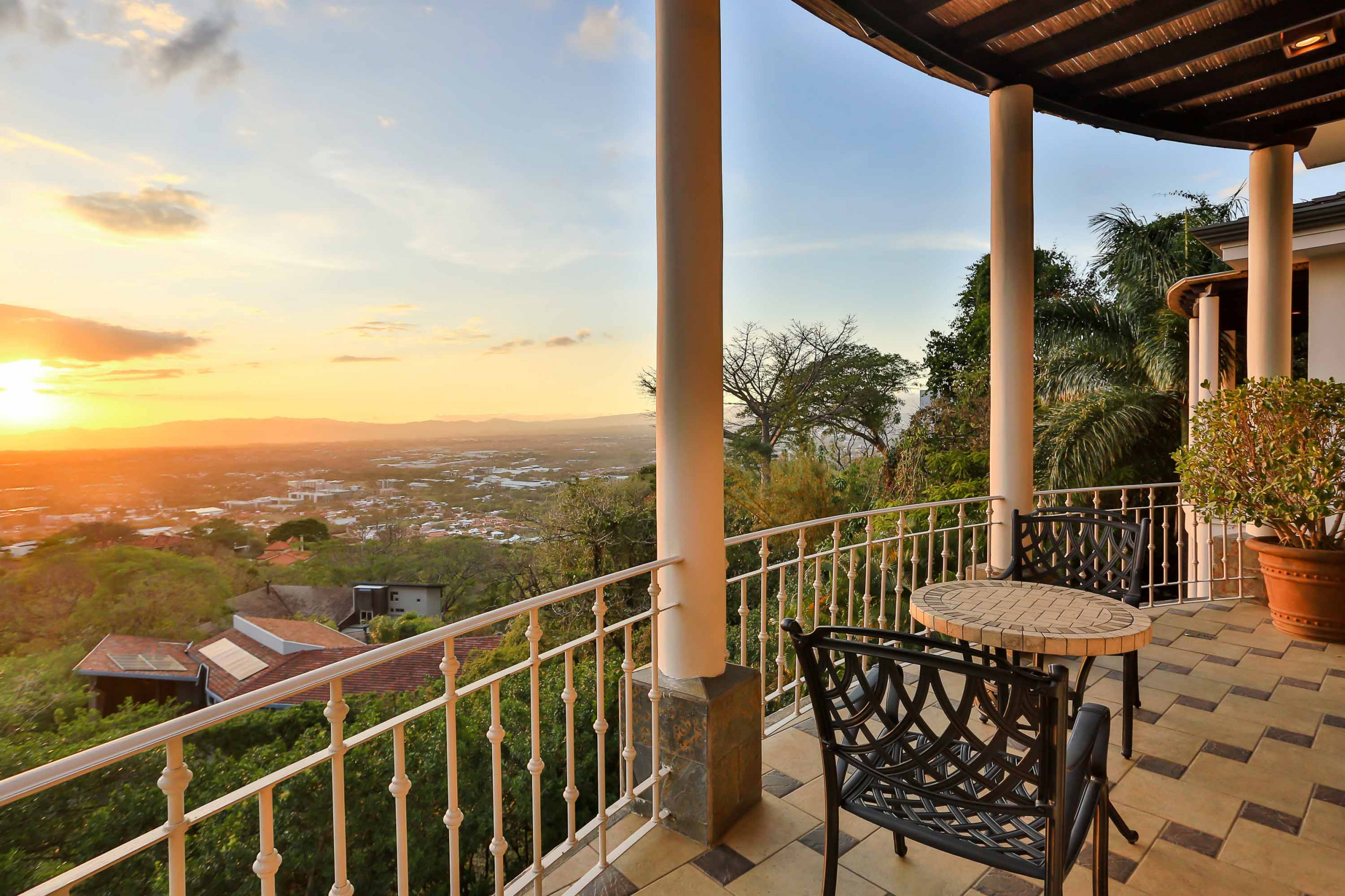 Breathtaking Views & Privacy - The Infinity Estate in Villa Real