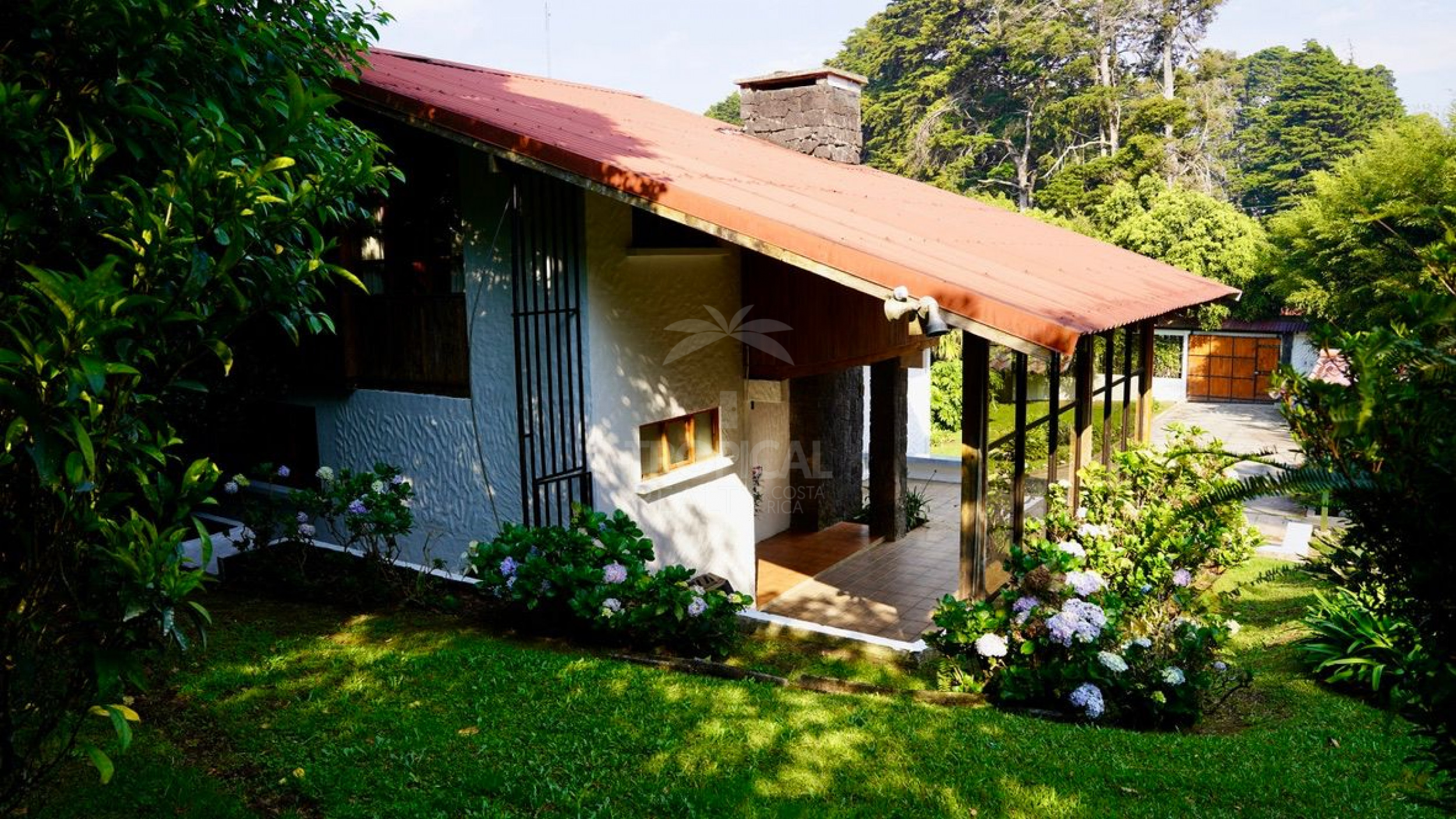 Chalet de Montaña Amueblado en Alquiler en El Tirol, Heredia
