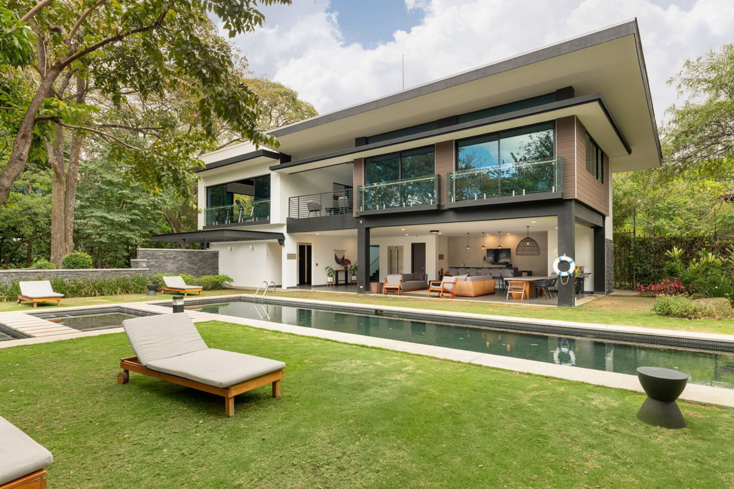 Luxury penthouse for sale in Guachipelin 203, Escazu