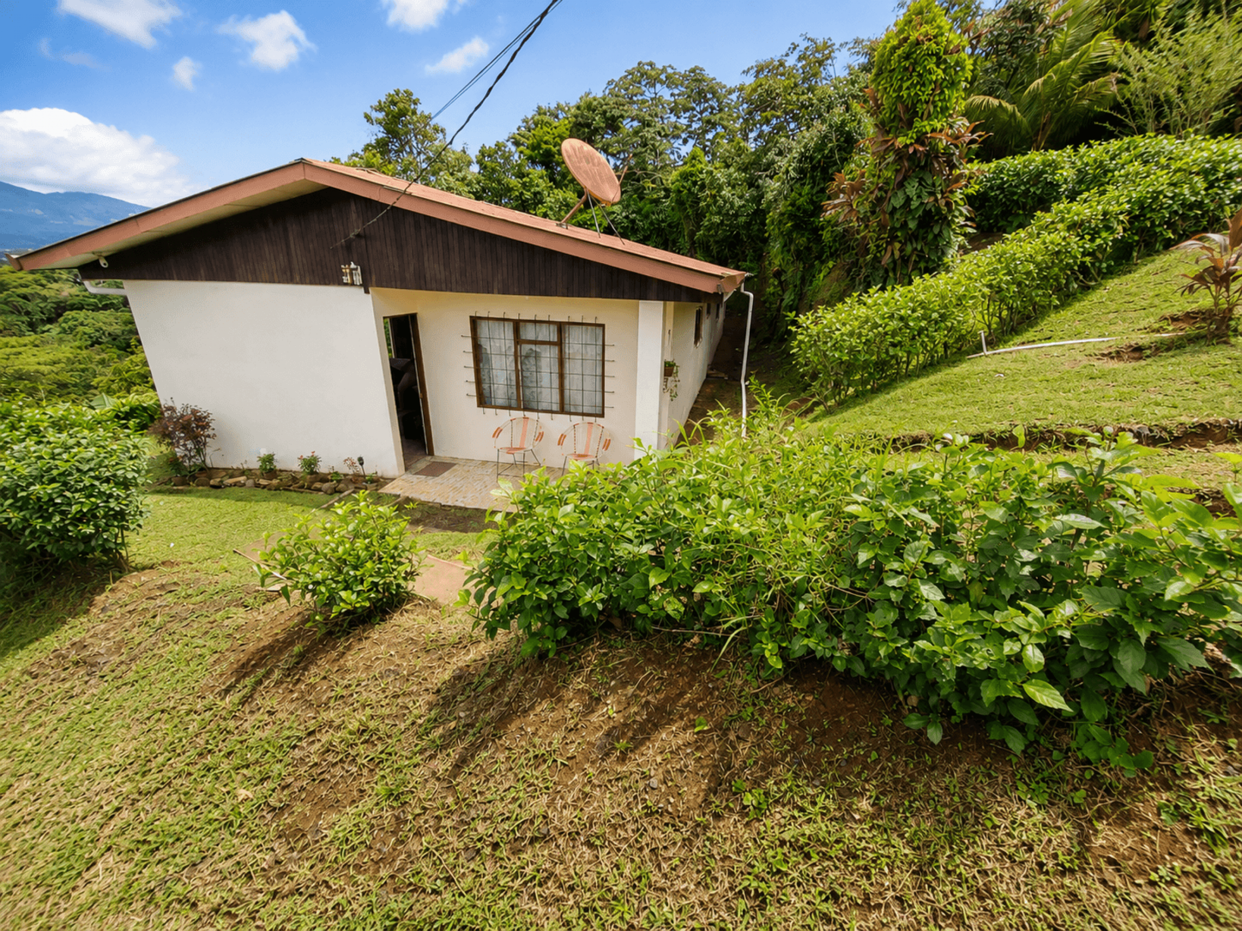 Home with large Lot and Spectacular Panoramic Views in Ciudad Colón