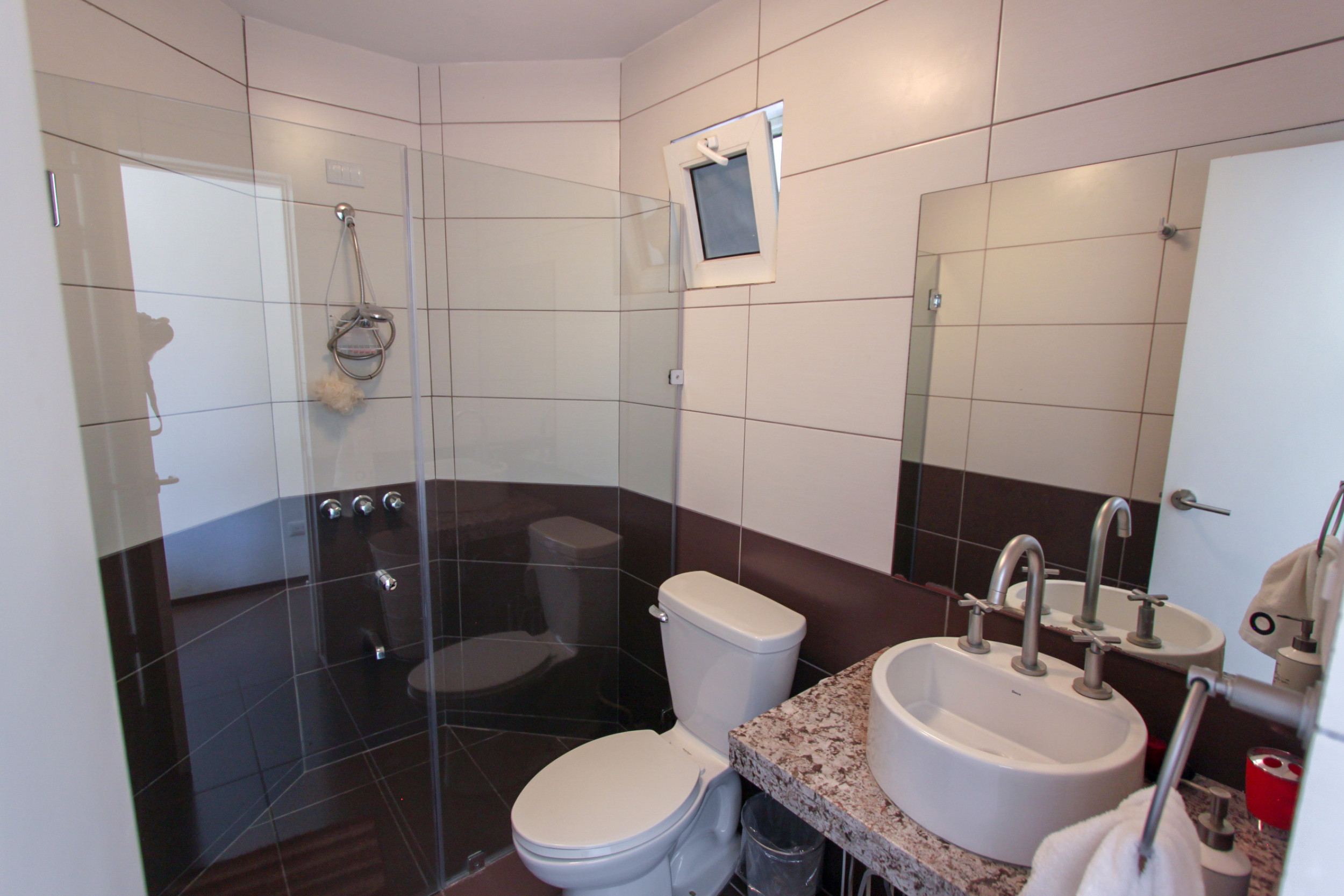 Modern Golf Course Haven: Spectacular Home in Valle del Sol, Santa Ana