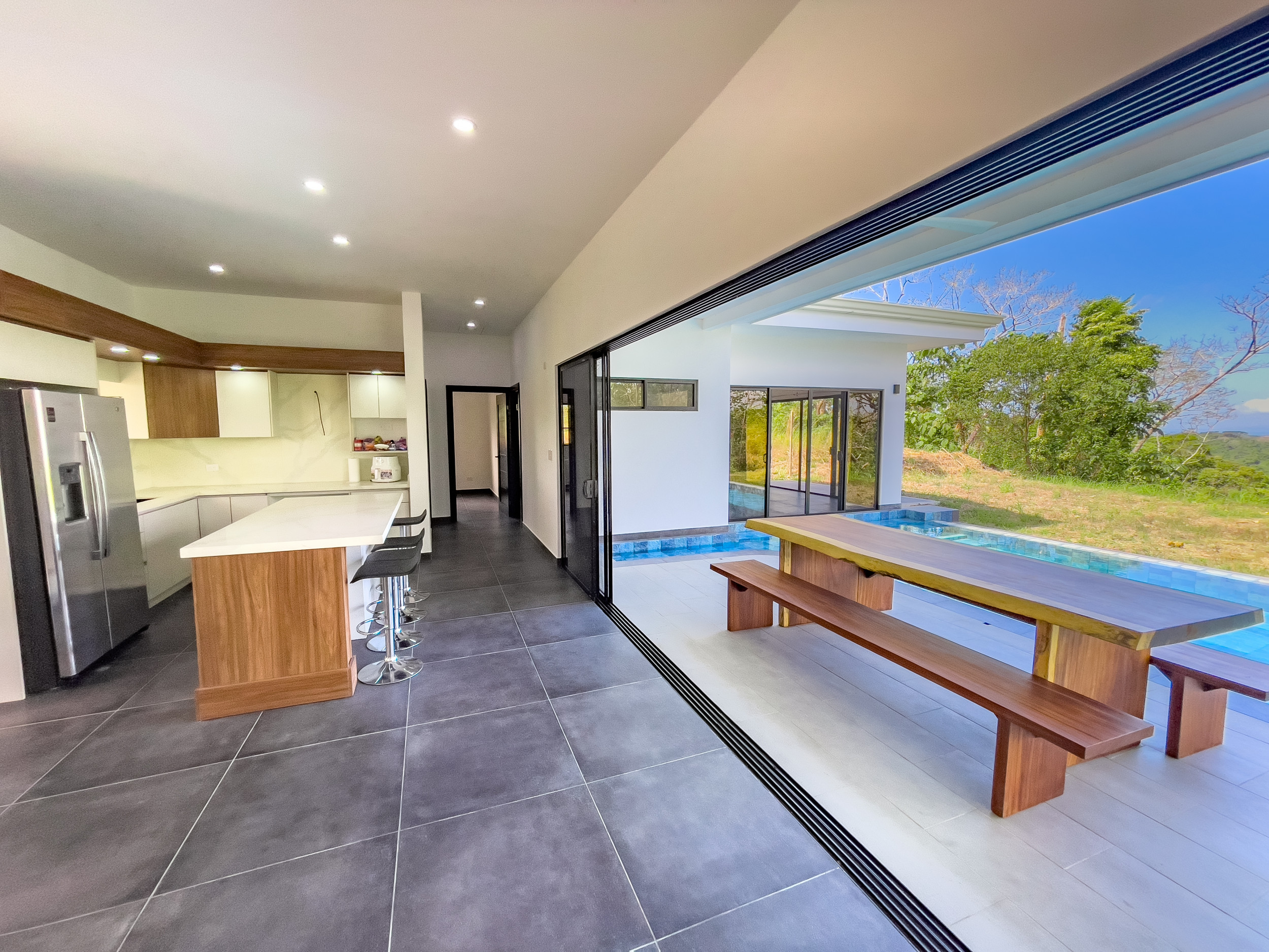 Exceptional Home with Ocean and Jungle Views – Just Minutes from Santa Teresa