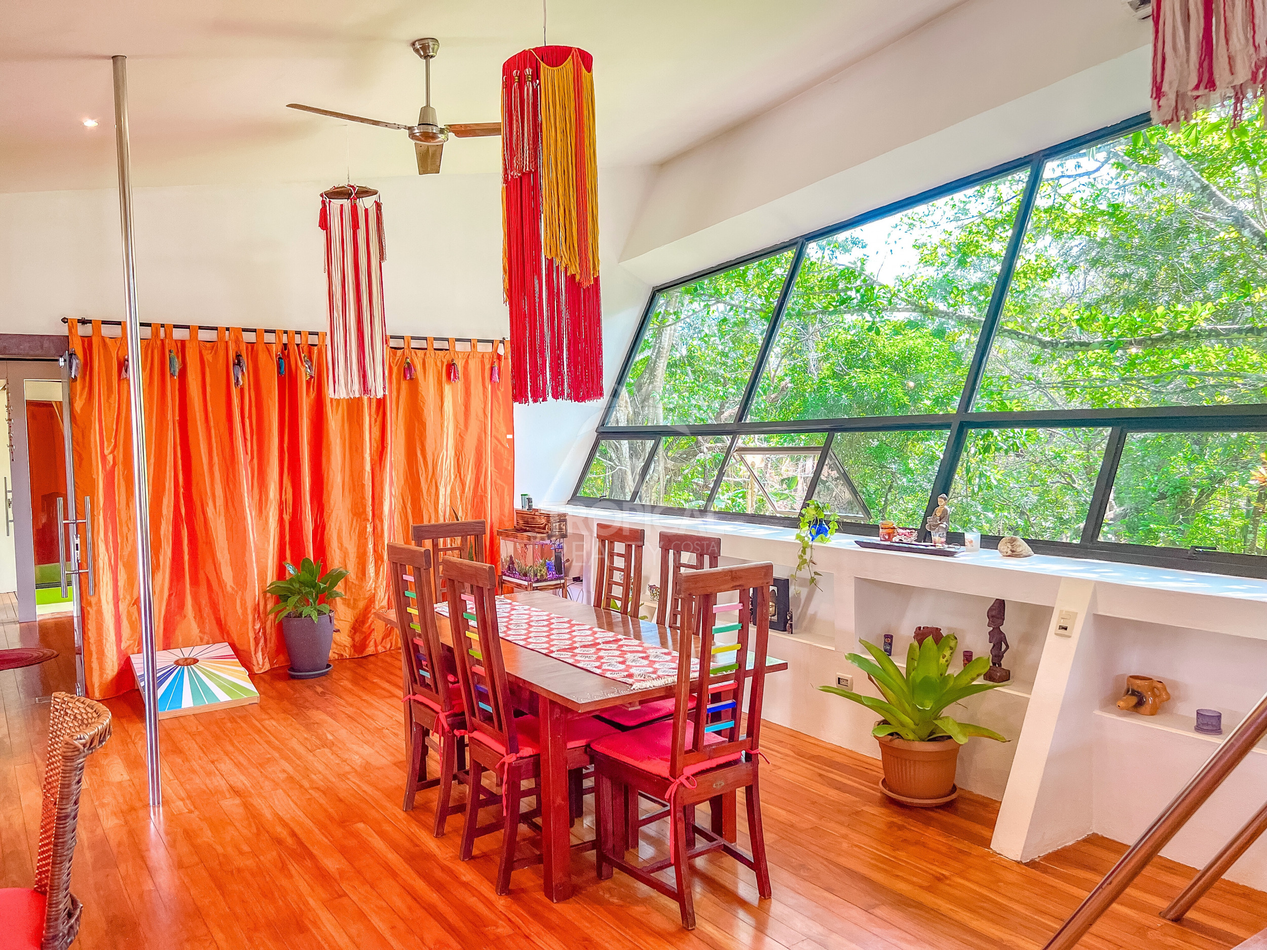 Dream Home Minutes from Pristine Beaches and Community Amenities