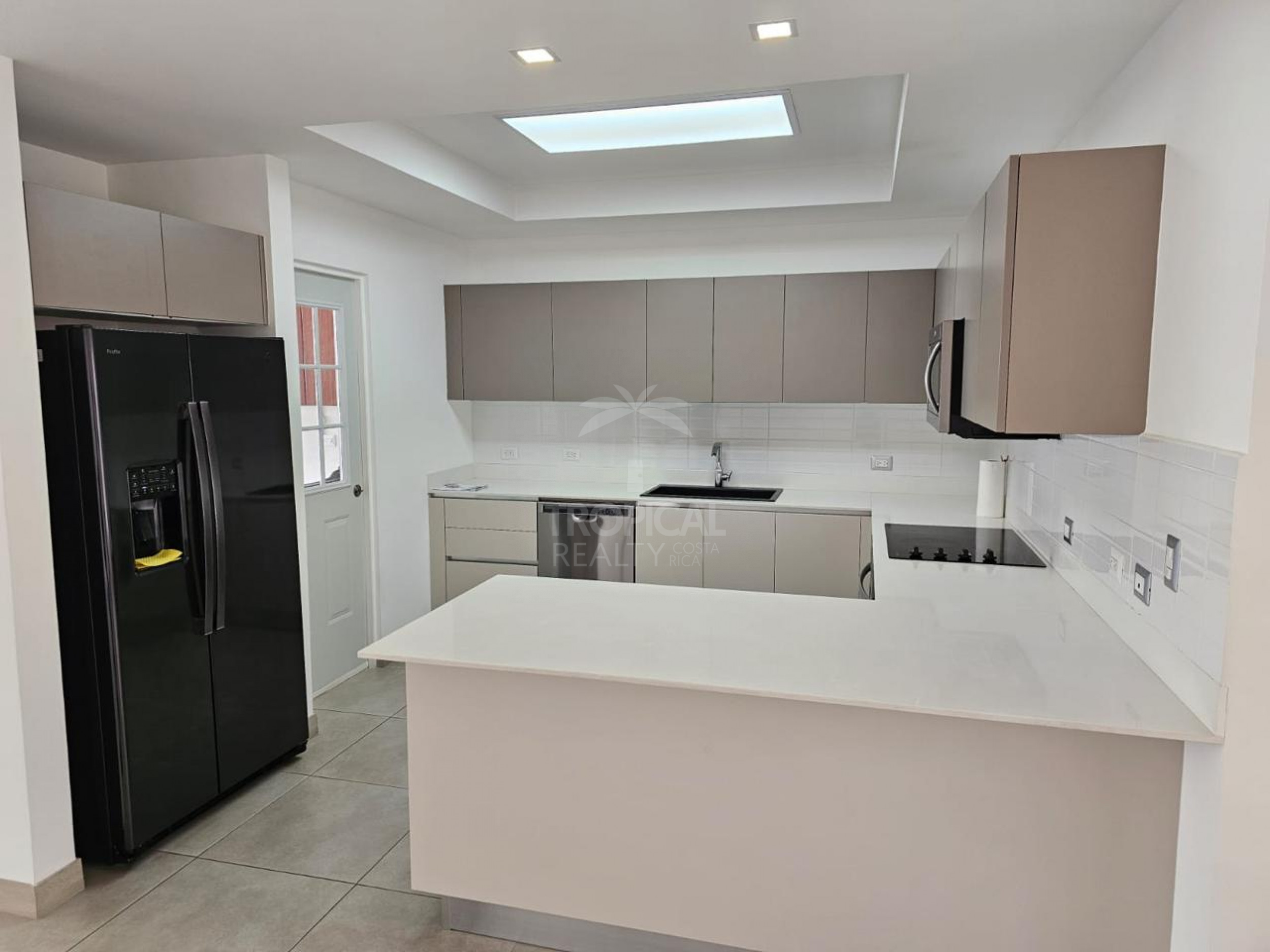 Luxury Home for Rent with Panoramic Terrace in Source Living, Escazú