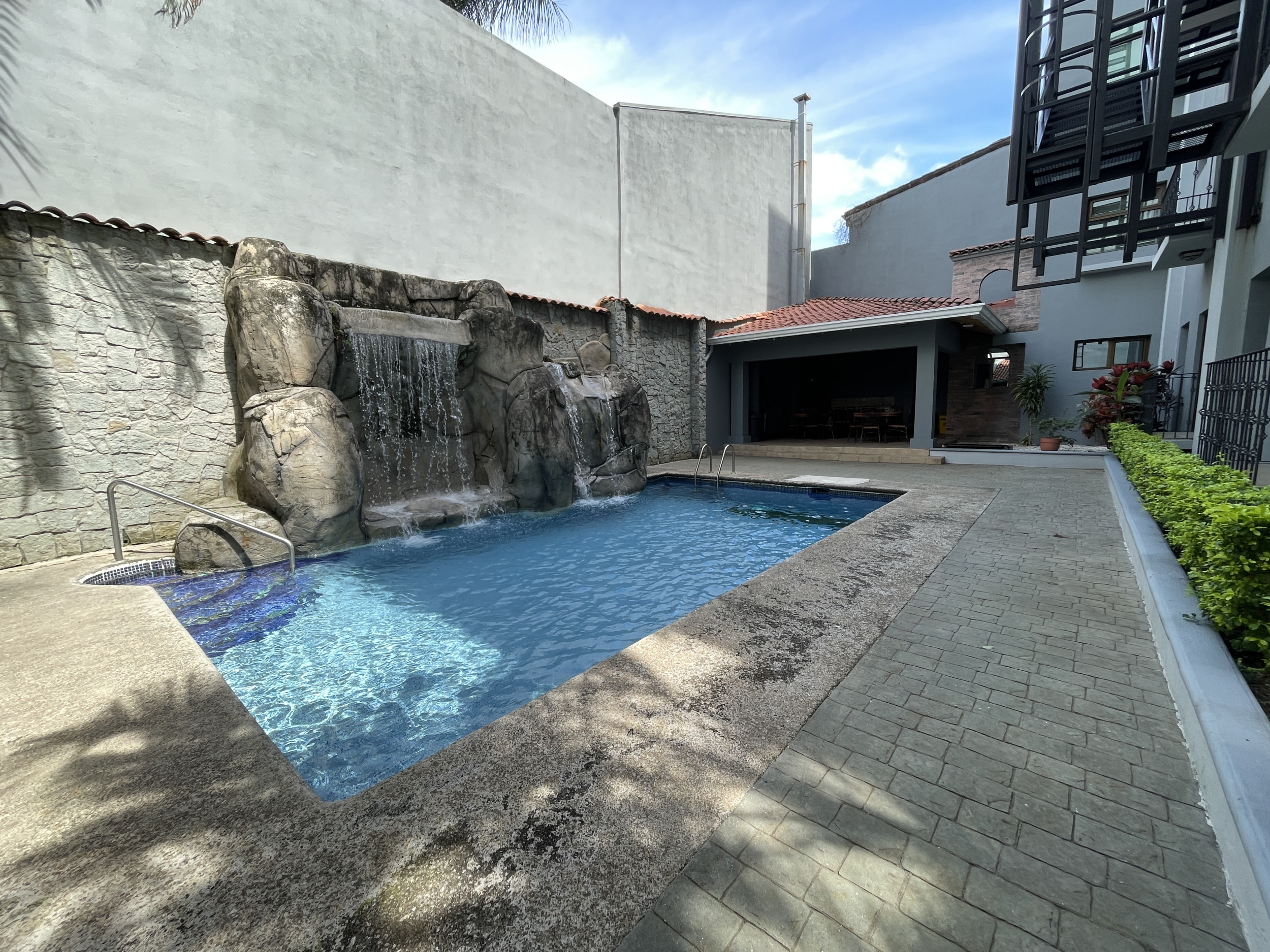 Trejos Montealegre, elegant apartment for sale