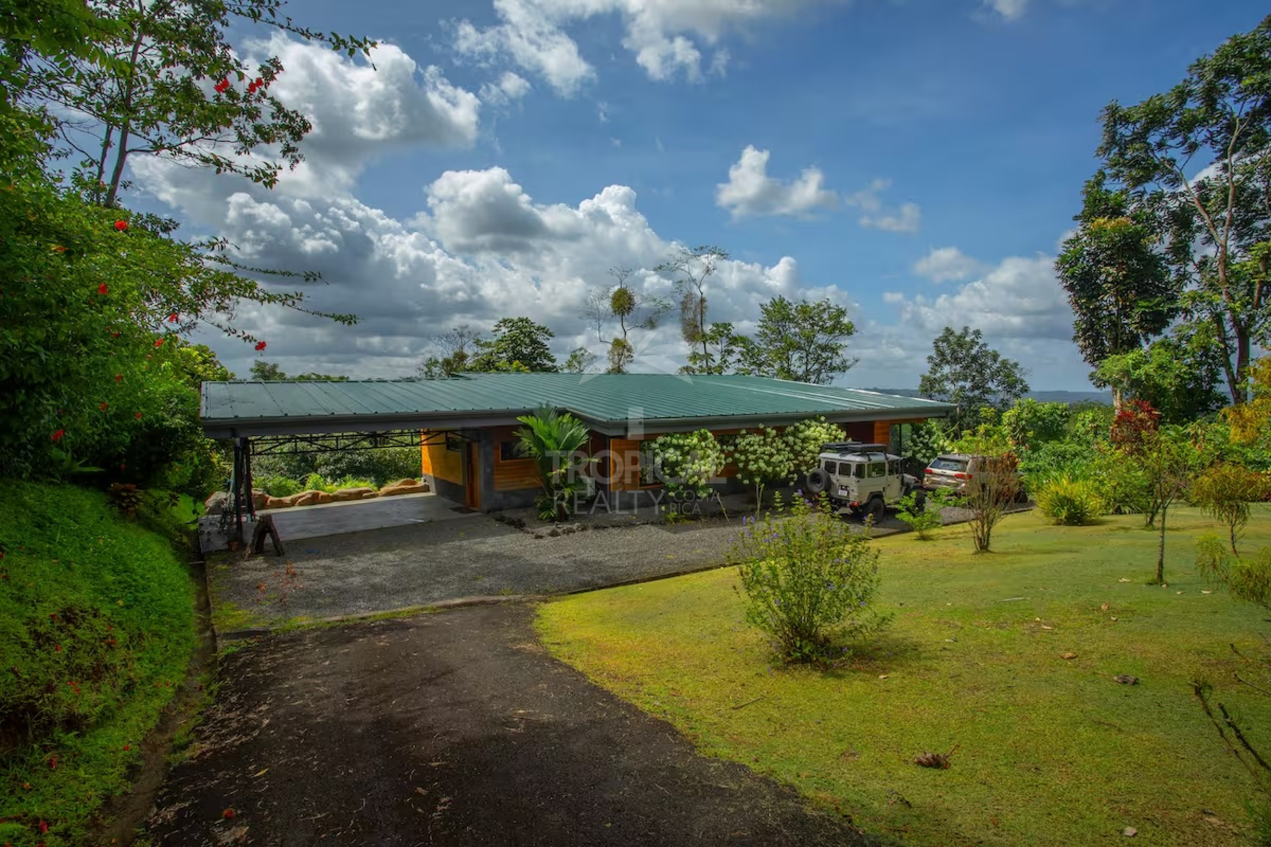 Own a Slice of Paradise in La Fortuna Arenal – Perfect for Living or Investing!