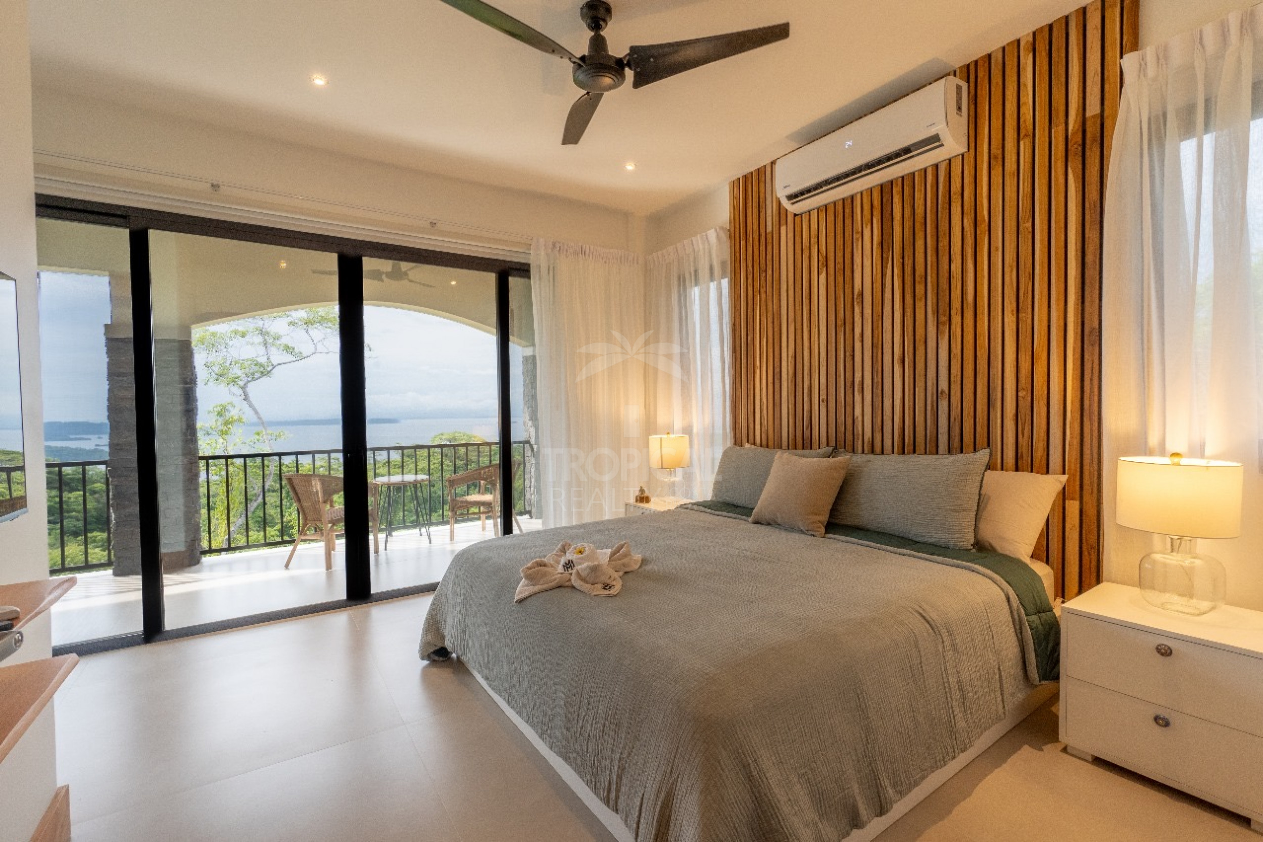 Luxury Residence with Infinity Pool and 360° ocean views in Costa Rica's "Blue Zone"