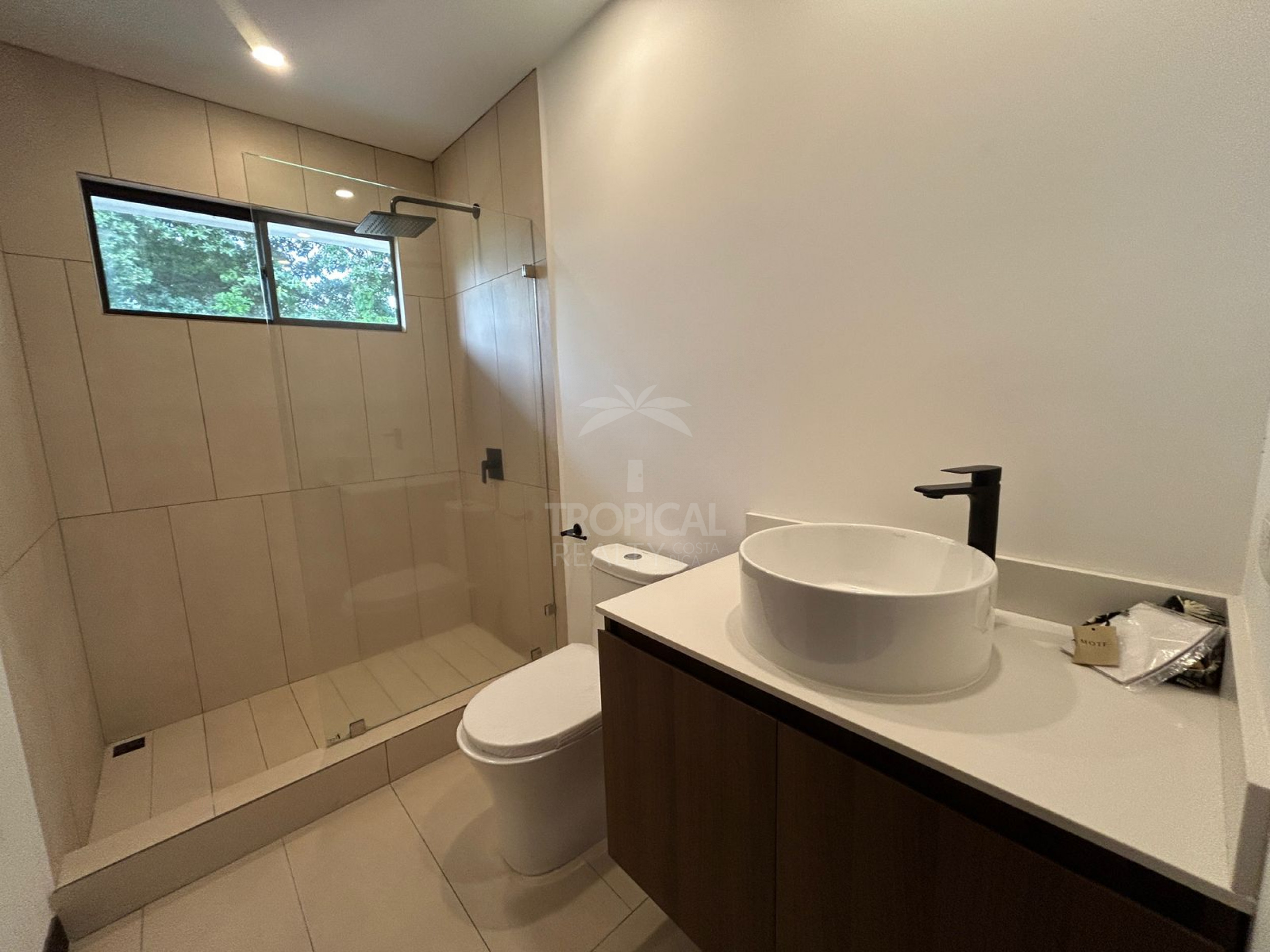 Modern Home for Sale or Rent in Gated Community near La Paco, Escazú RENTED