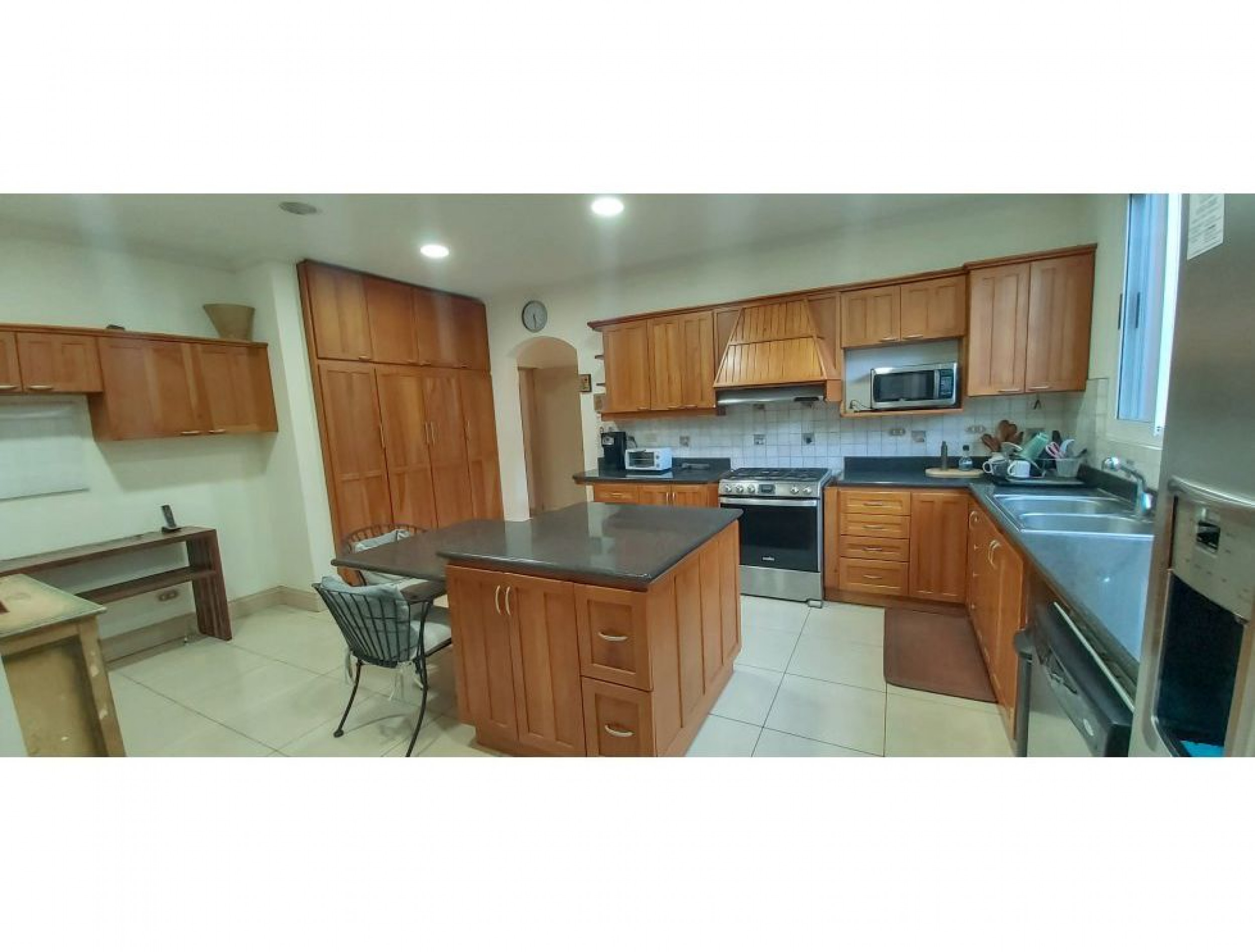 Charming Independent Residence available for Sale, Valle del Sol