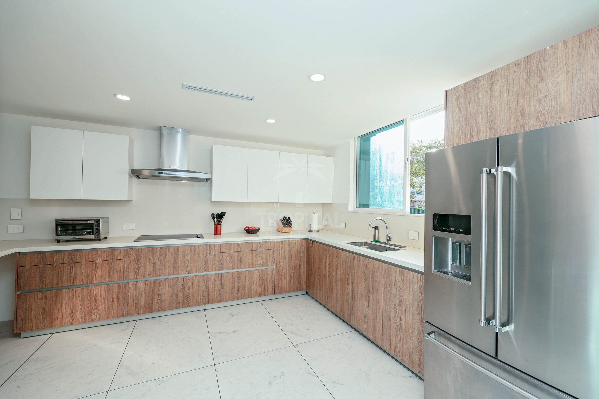 Luxury Penthouse for Sale in Escazú – Panoramic Terrace Near La Paco